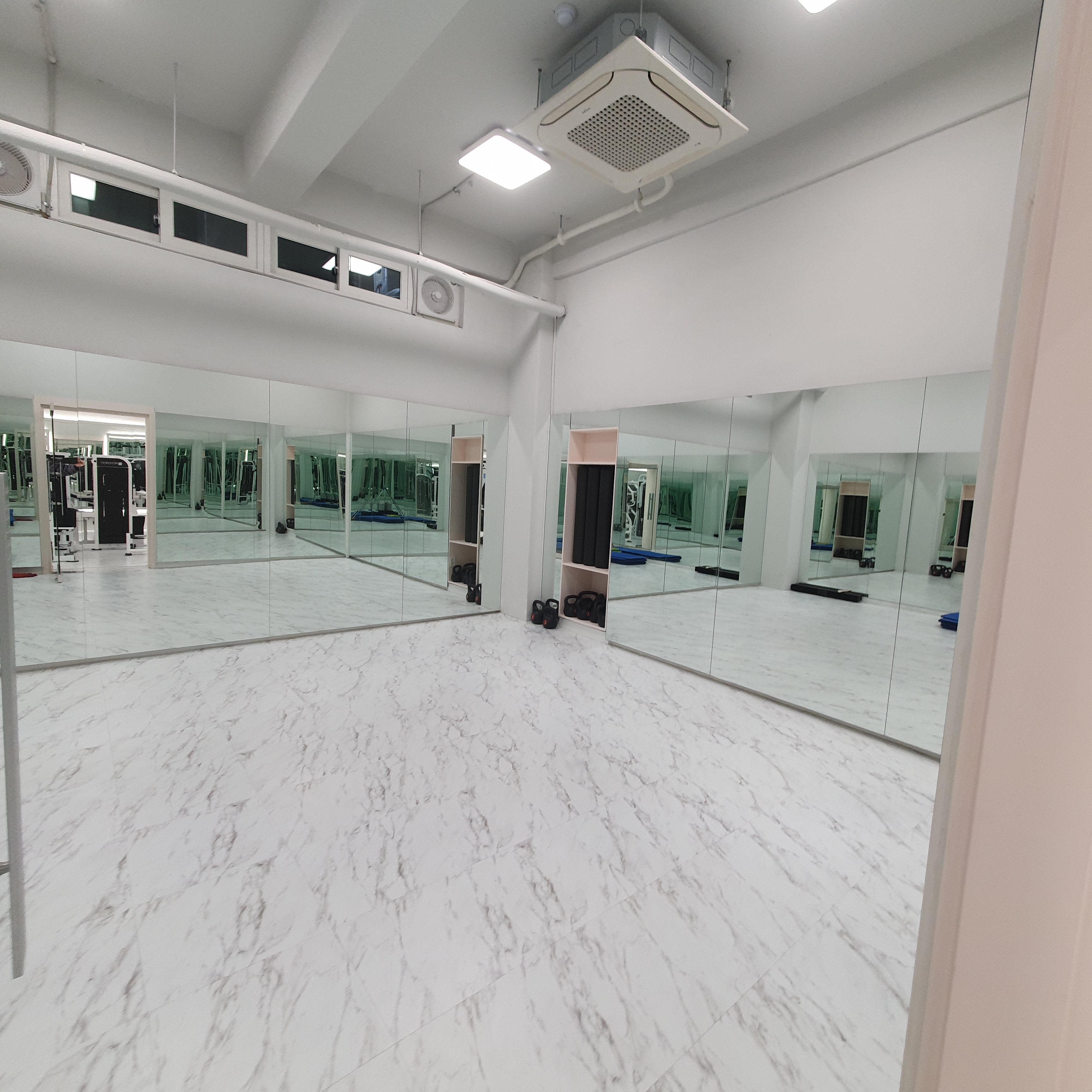 여성전용 헬스장 대표 이미지