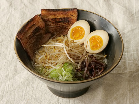 진하면서 담백한, 돈코츠라멘