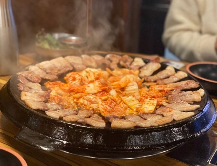무쇠김치삼겹 대전봉명점
