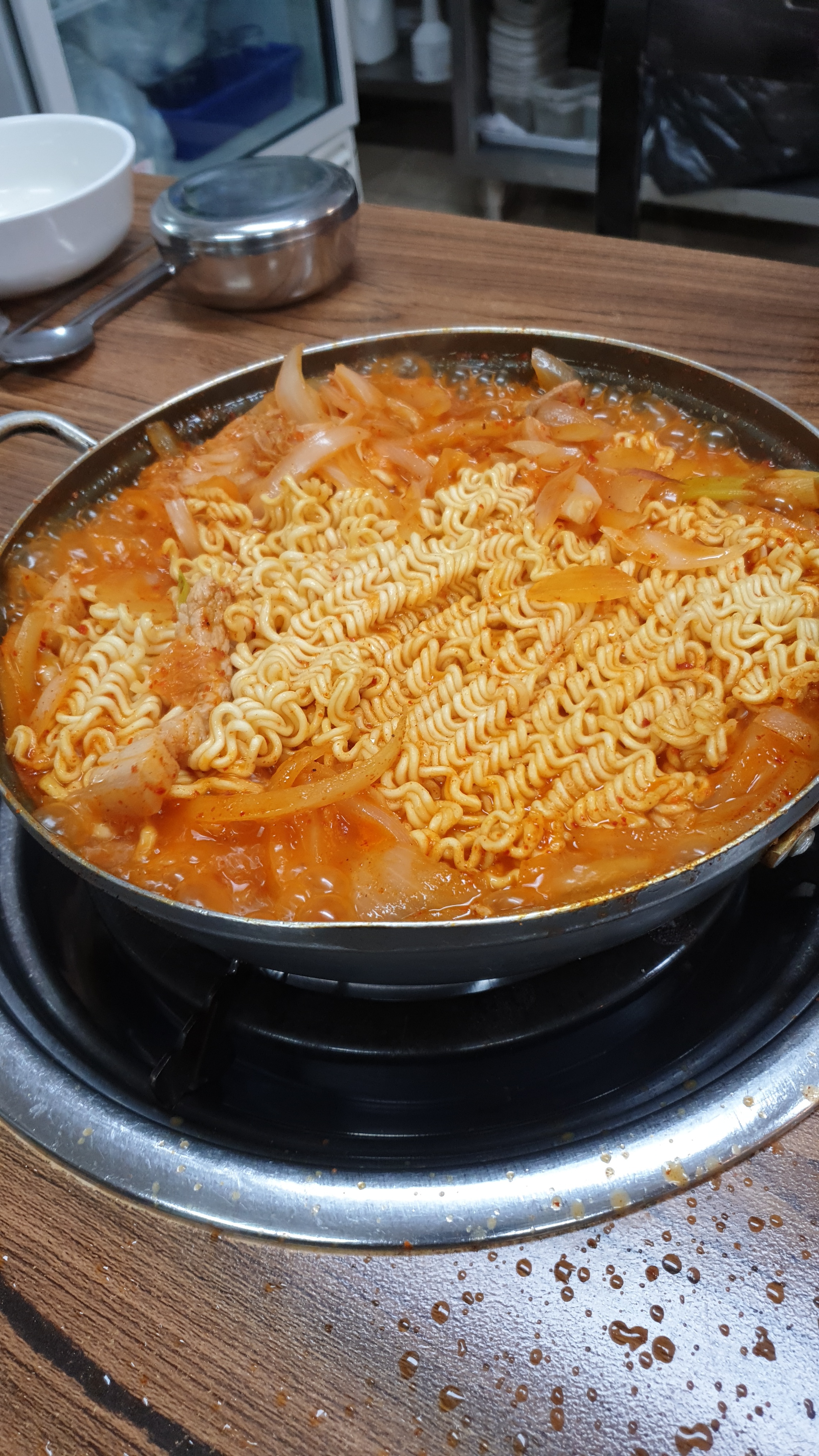 통돼지두루치기 김치찌개전문점 대표 이미지