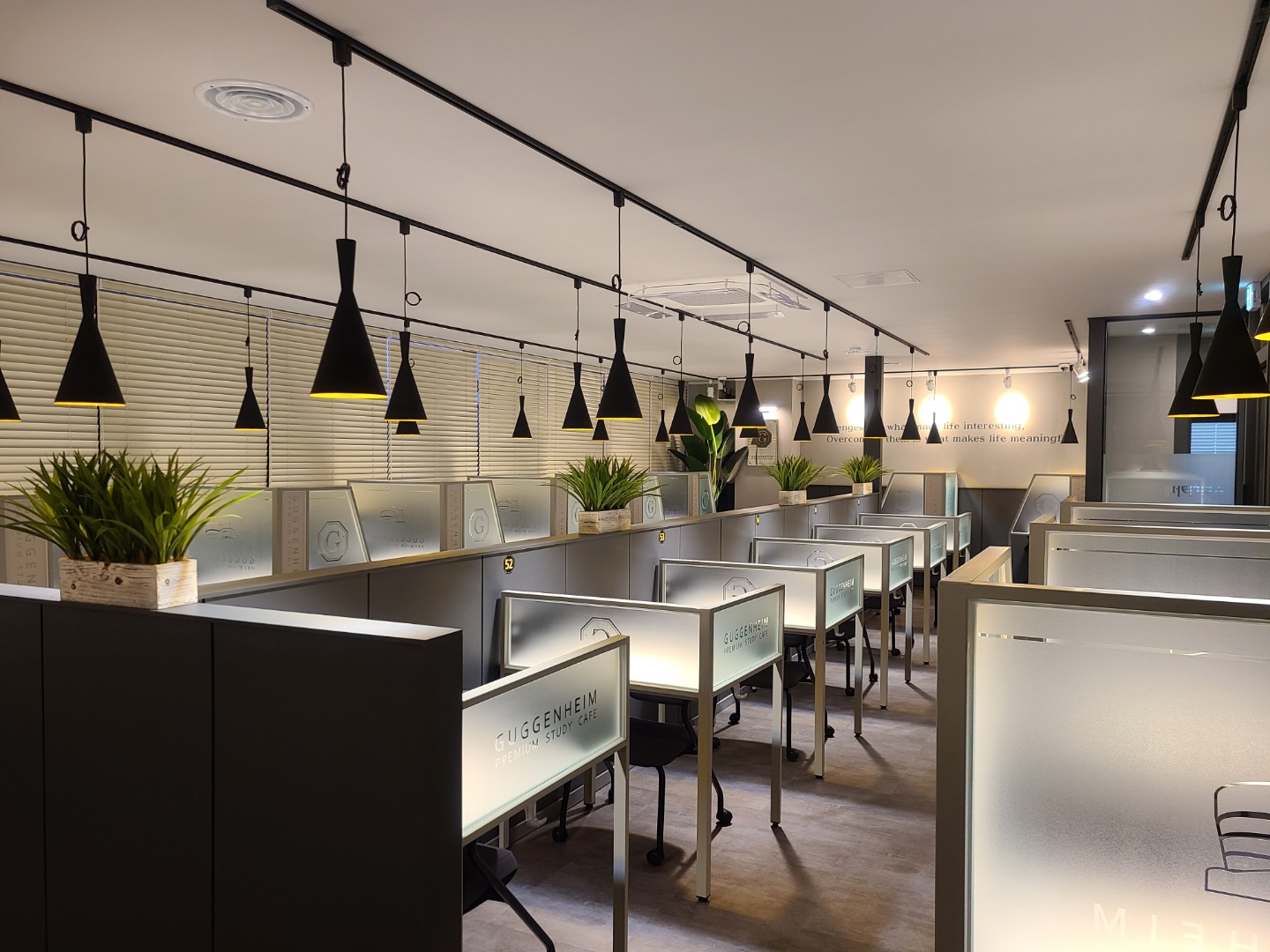 스터디카페 구겐하임 신암점