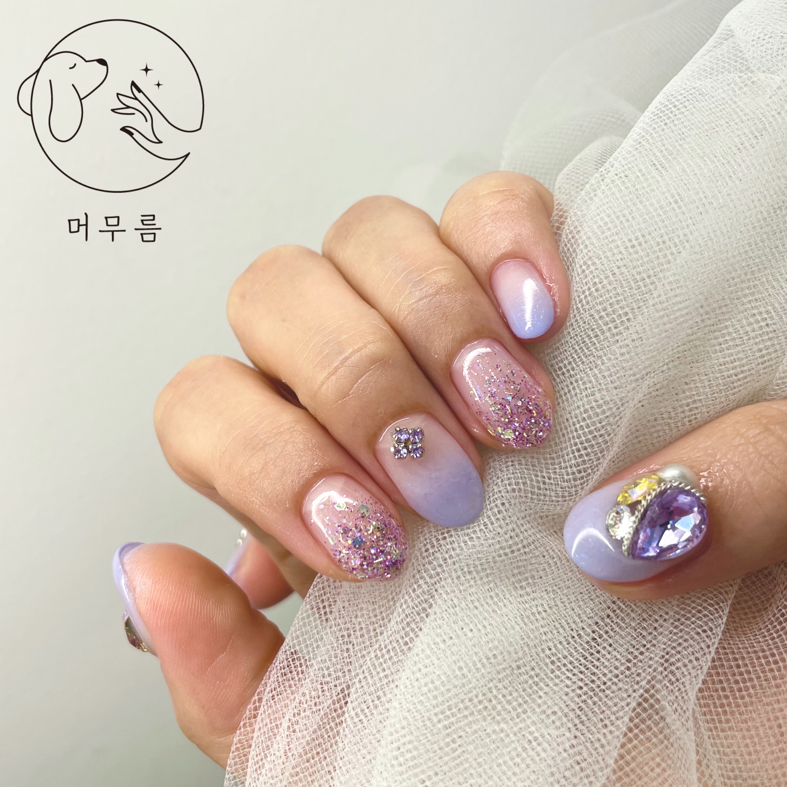 머무름 네일