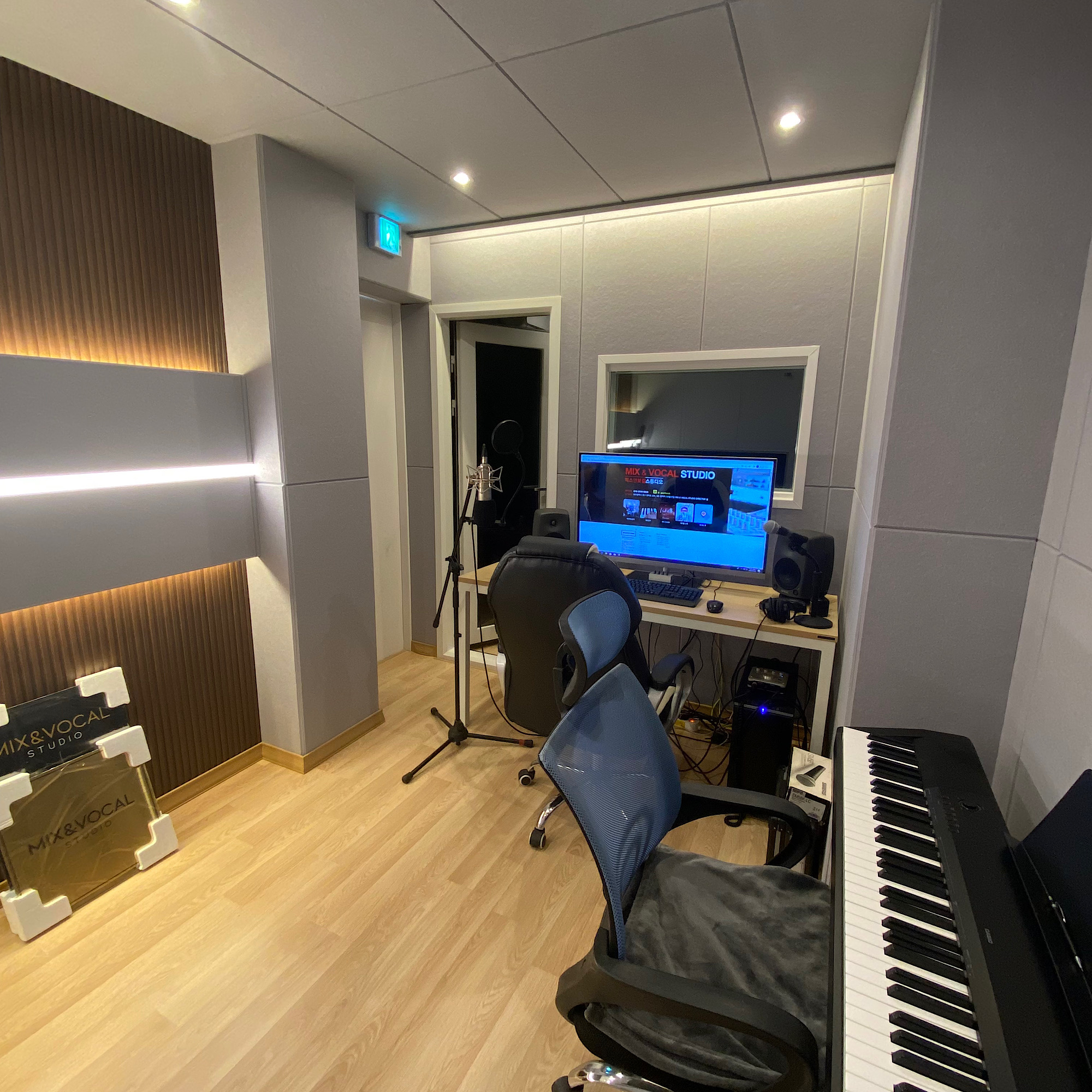 1번째 스튜디오 사진