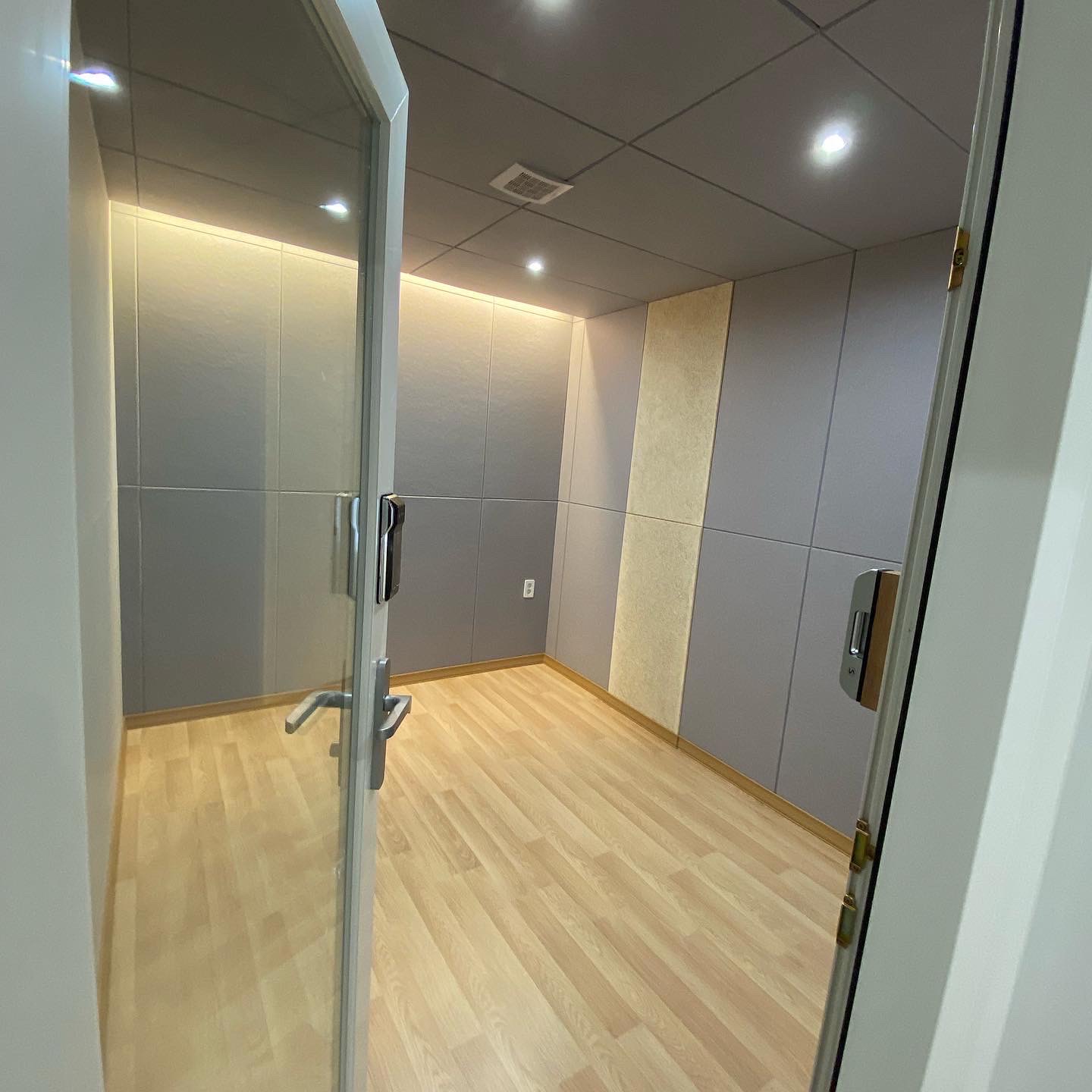 4번째 스튜디오 사진