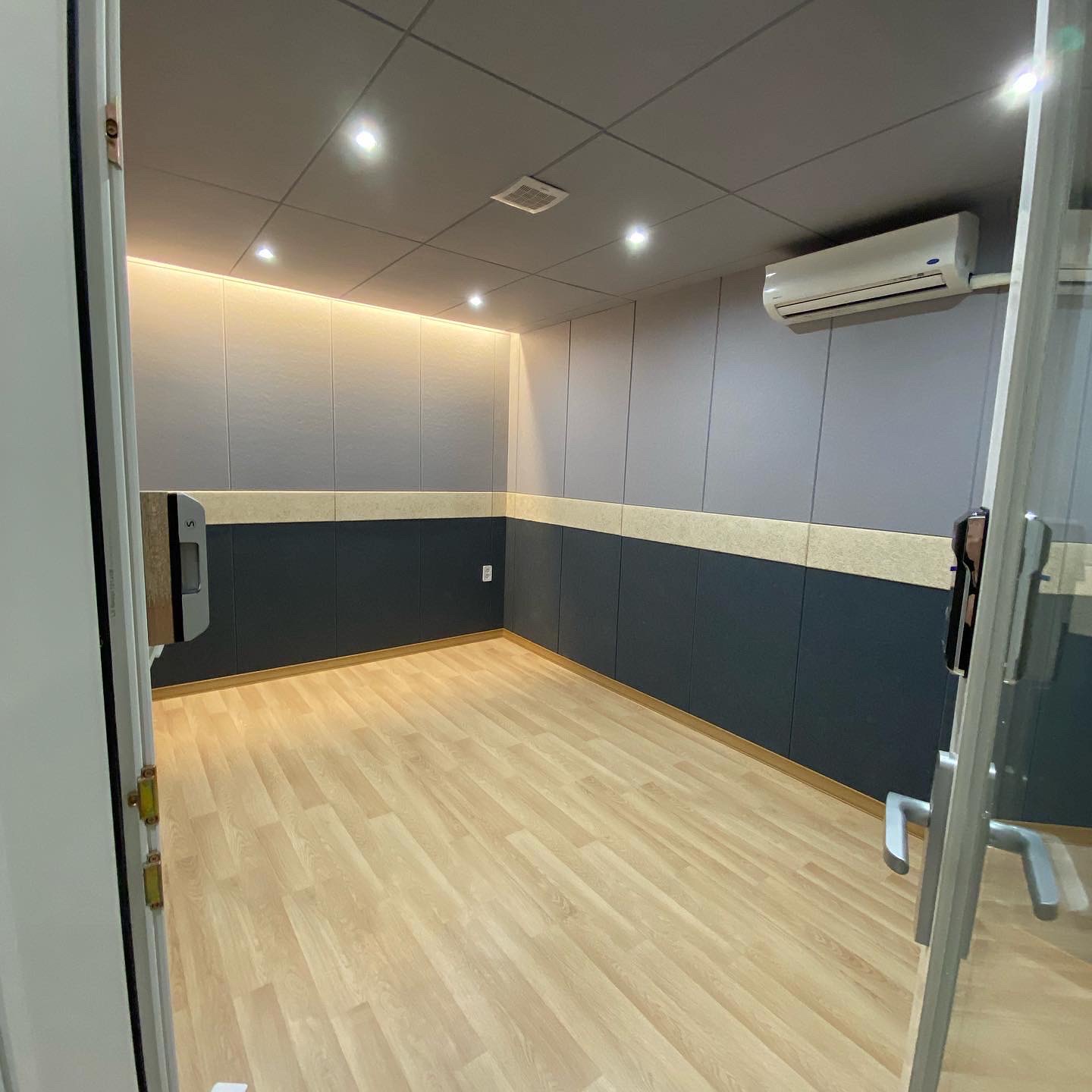 2번째 스튜디오 사진