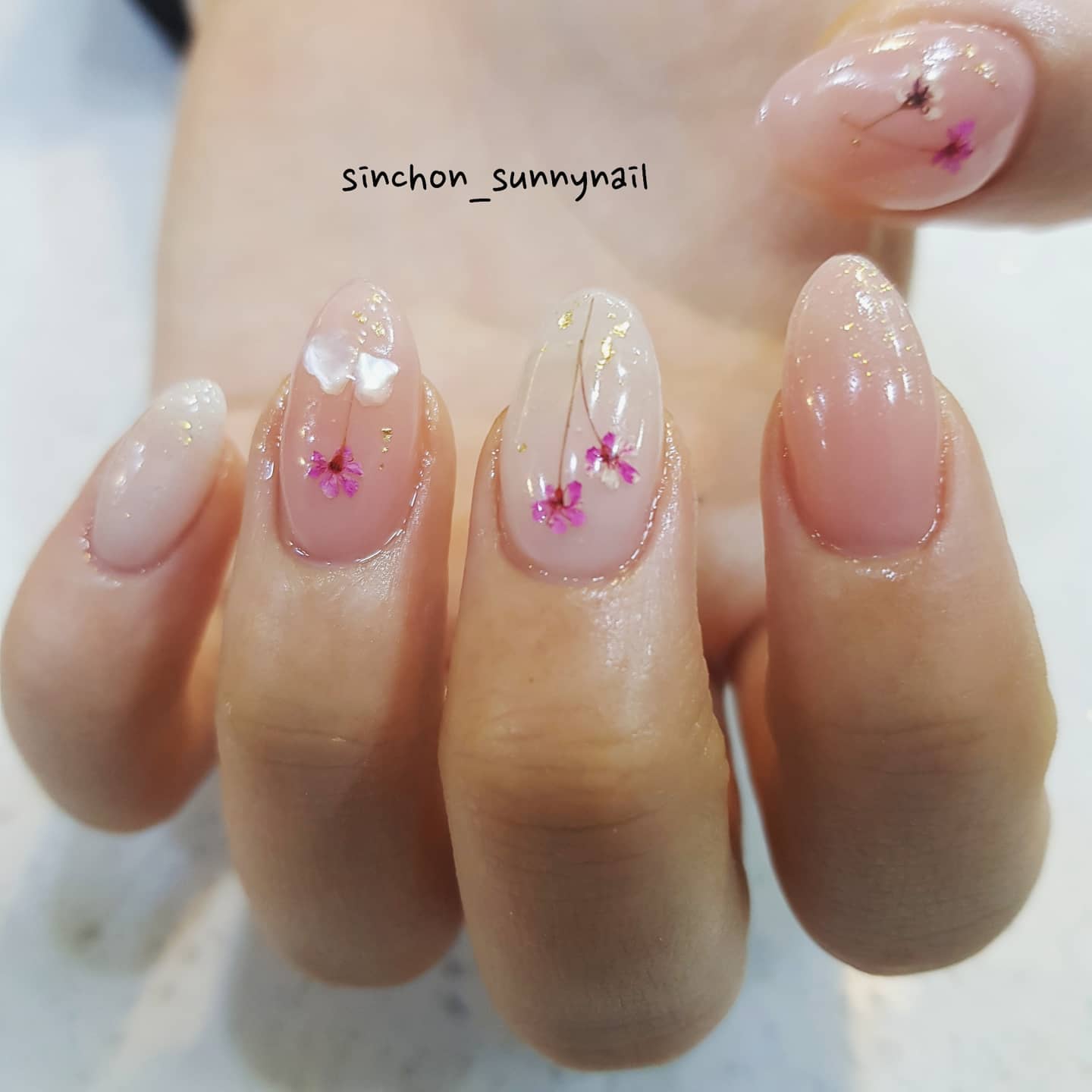 신촌 써니네일
