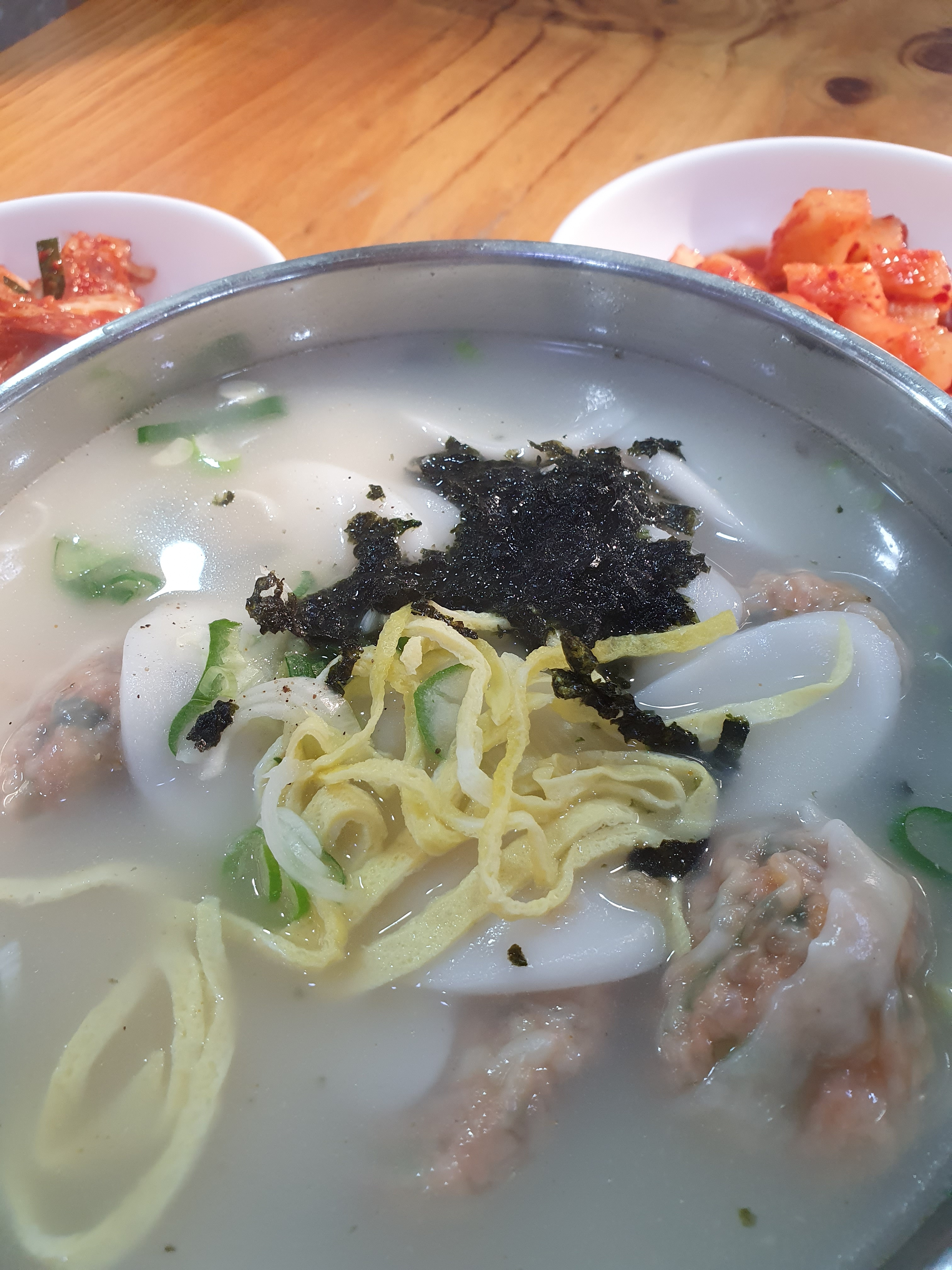 손떡만두국(고기만두)