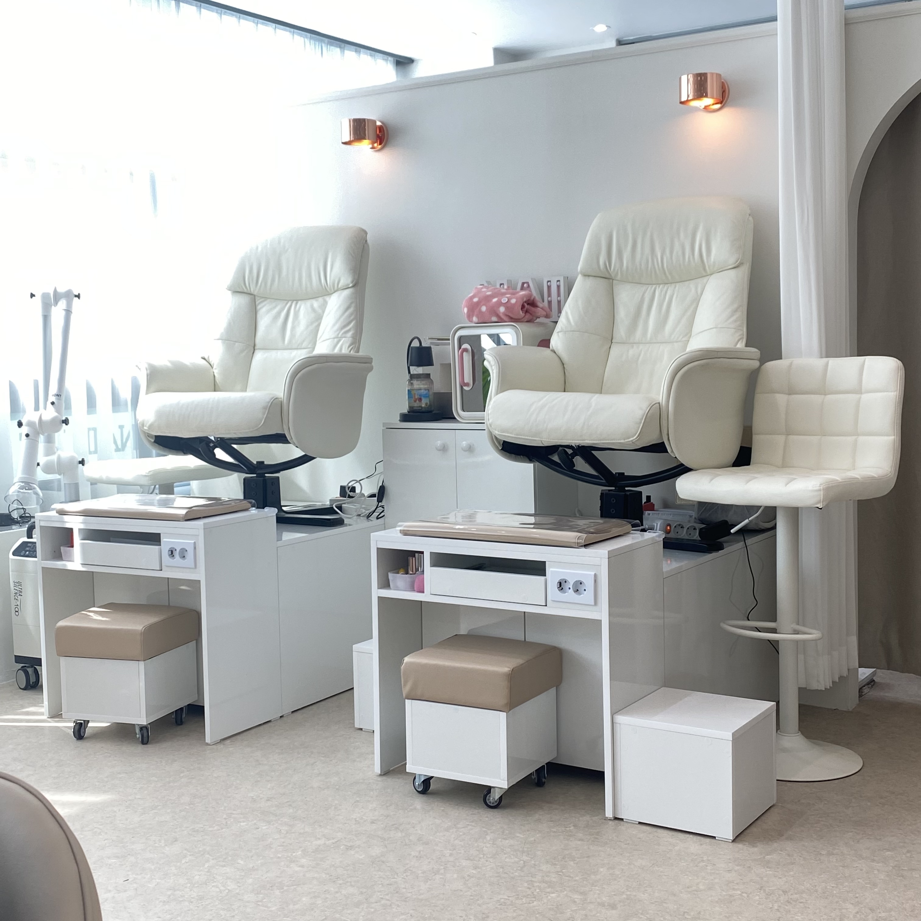 네일,위아 대표 이미지