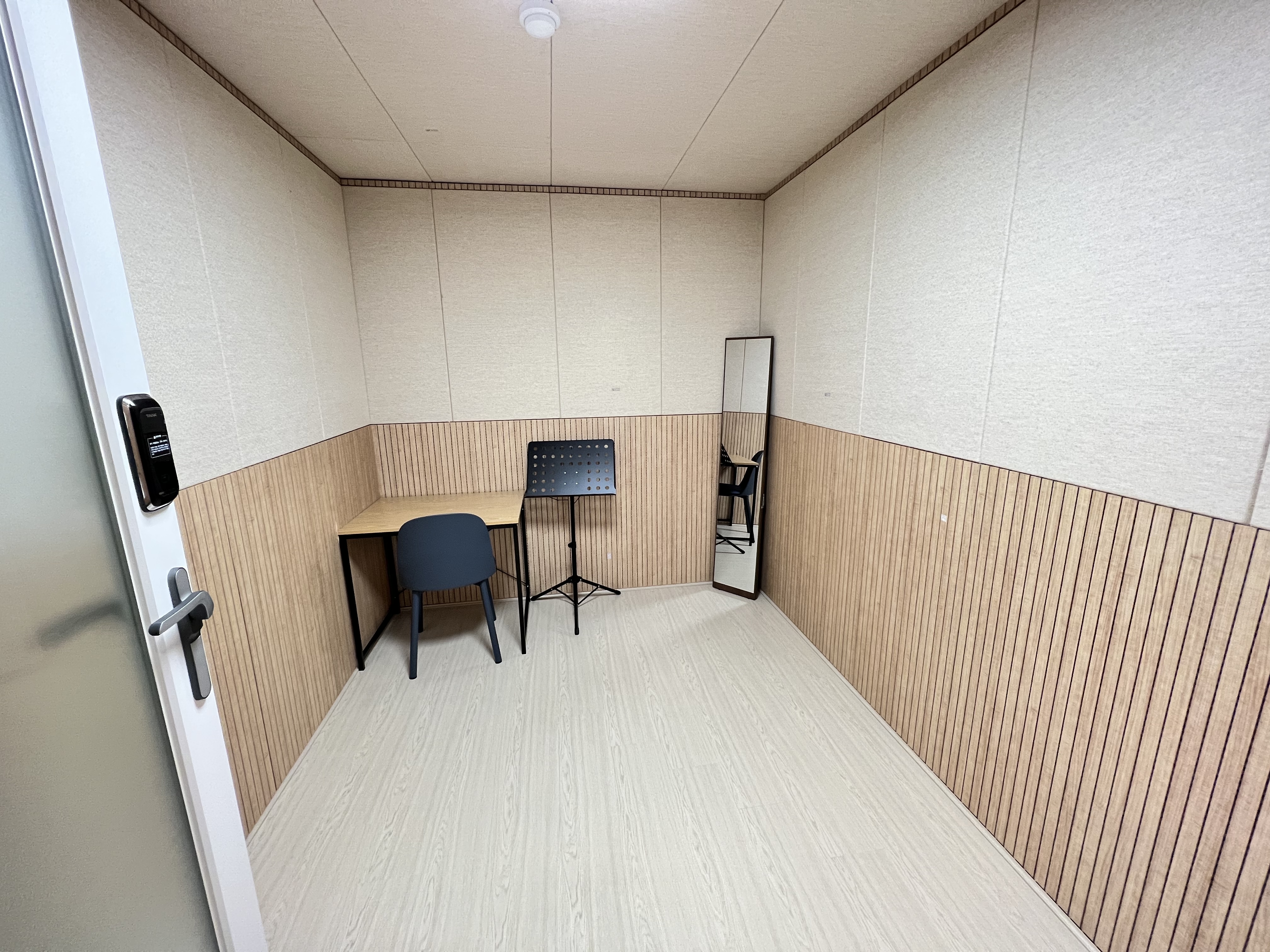 2번째 스튜디오 사진