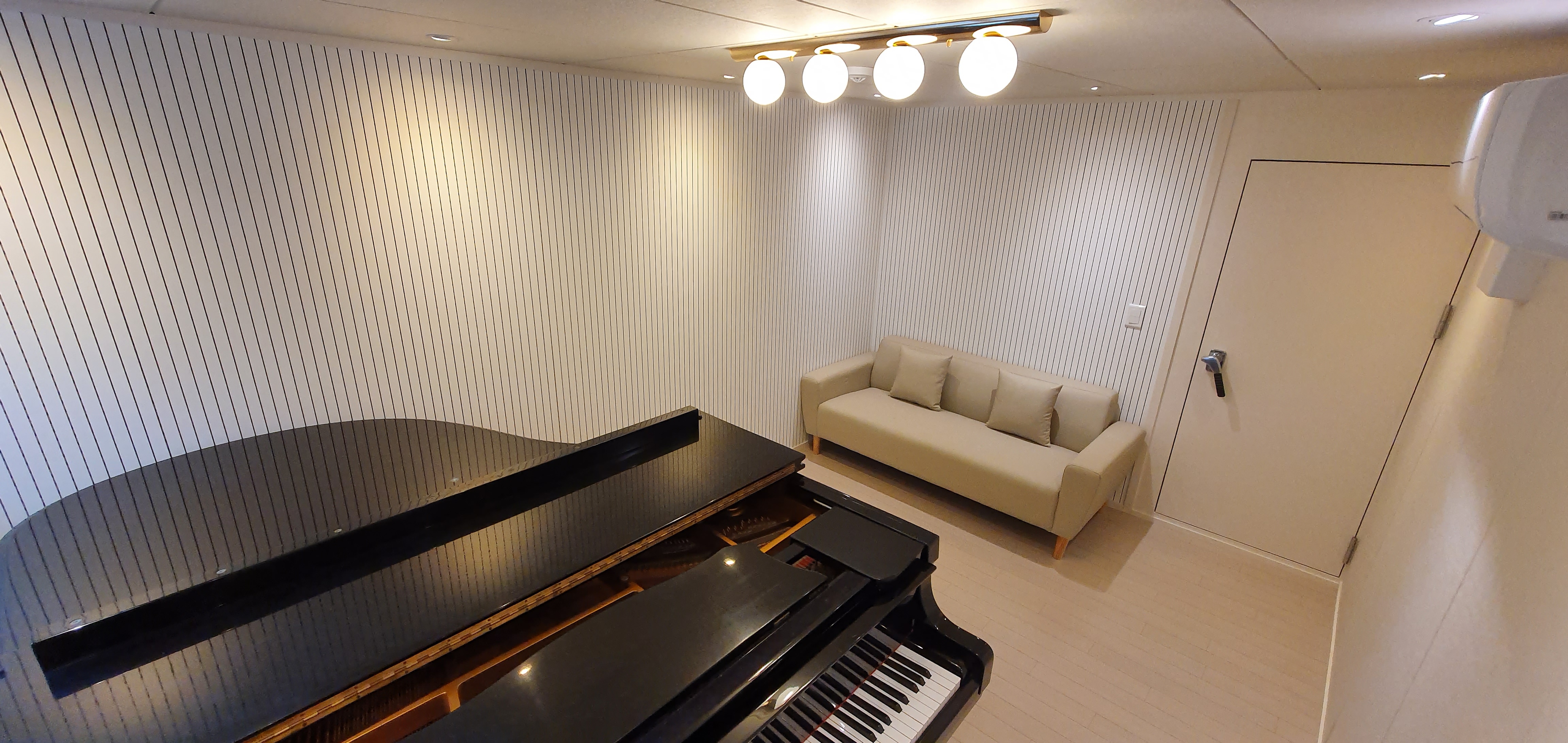 1번째 스튜디오 사진