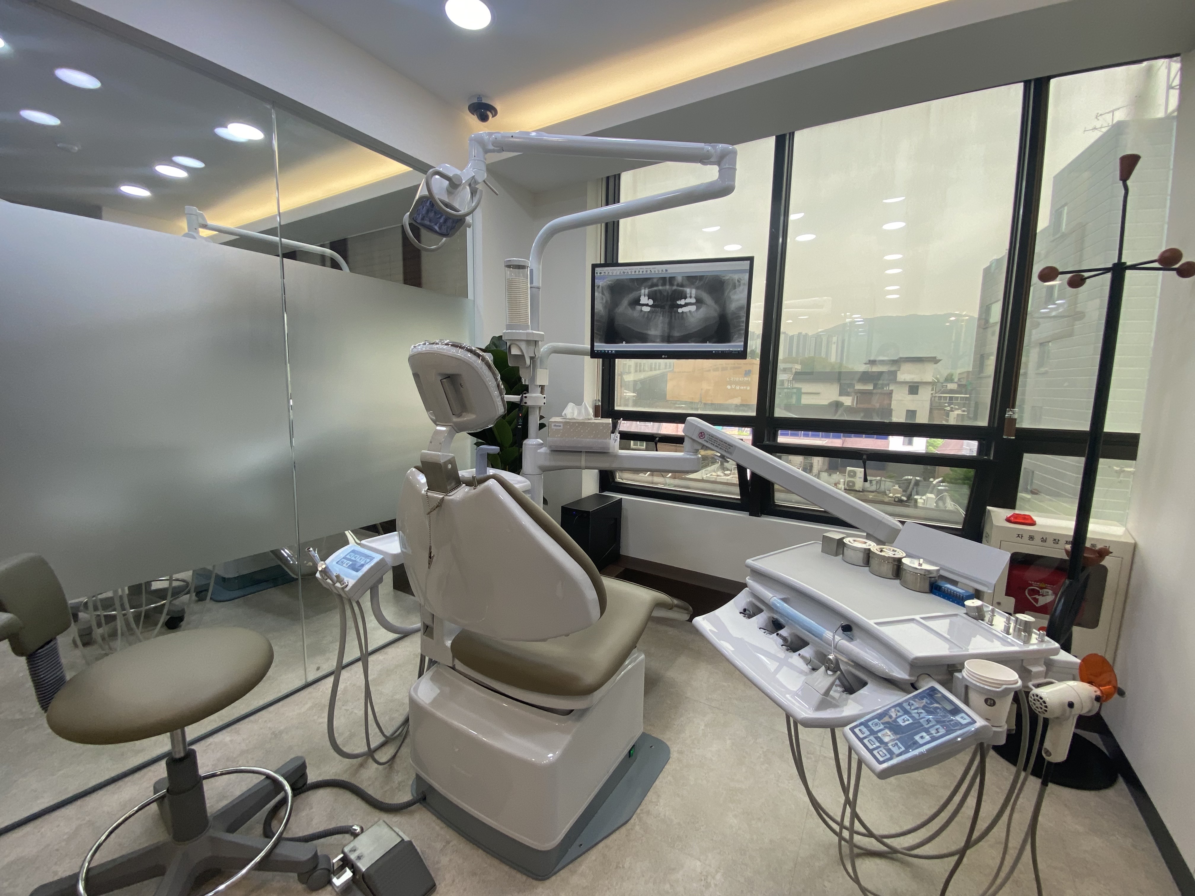엠구강악안면외과치과의원 대표 이미지