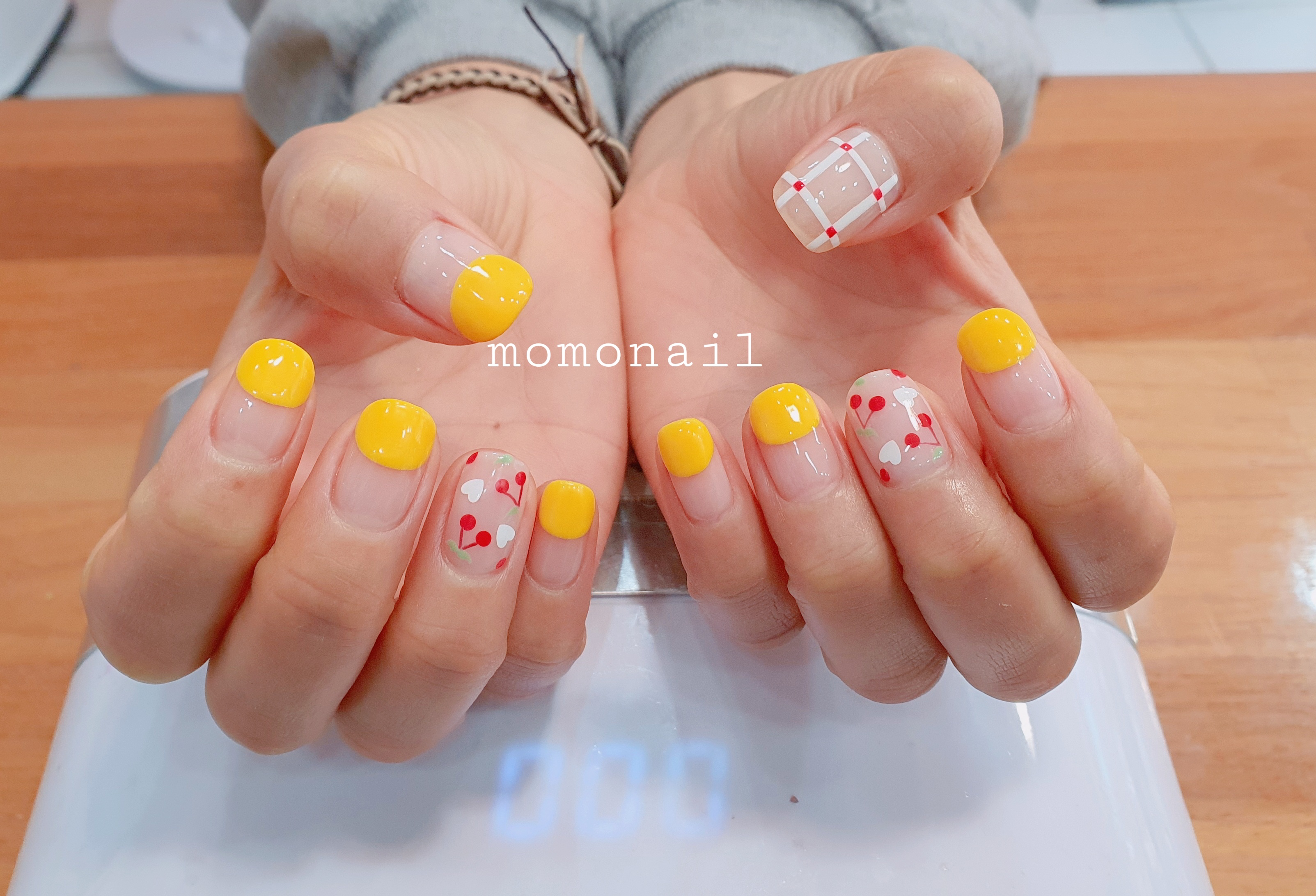 모모네일
