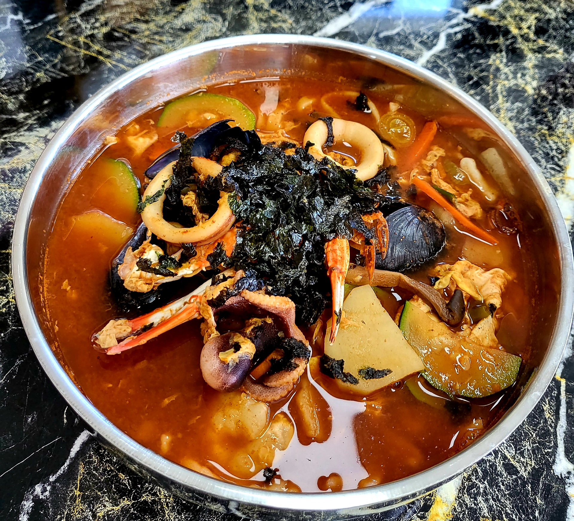 예원항 명태장칼국수
