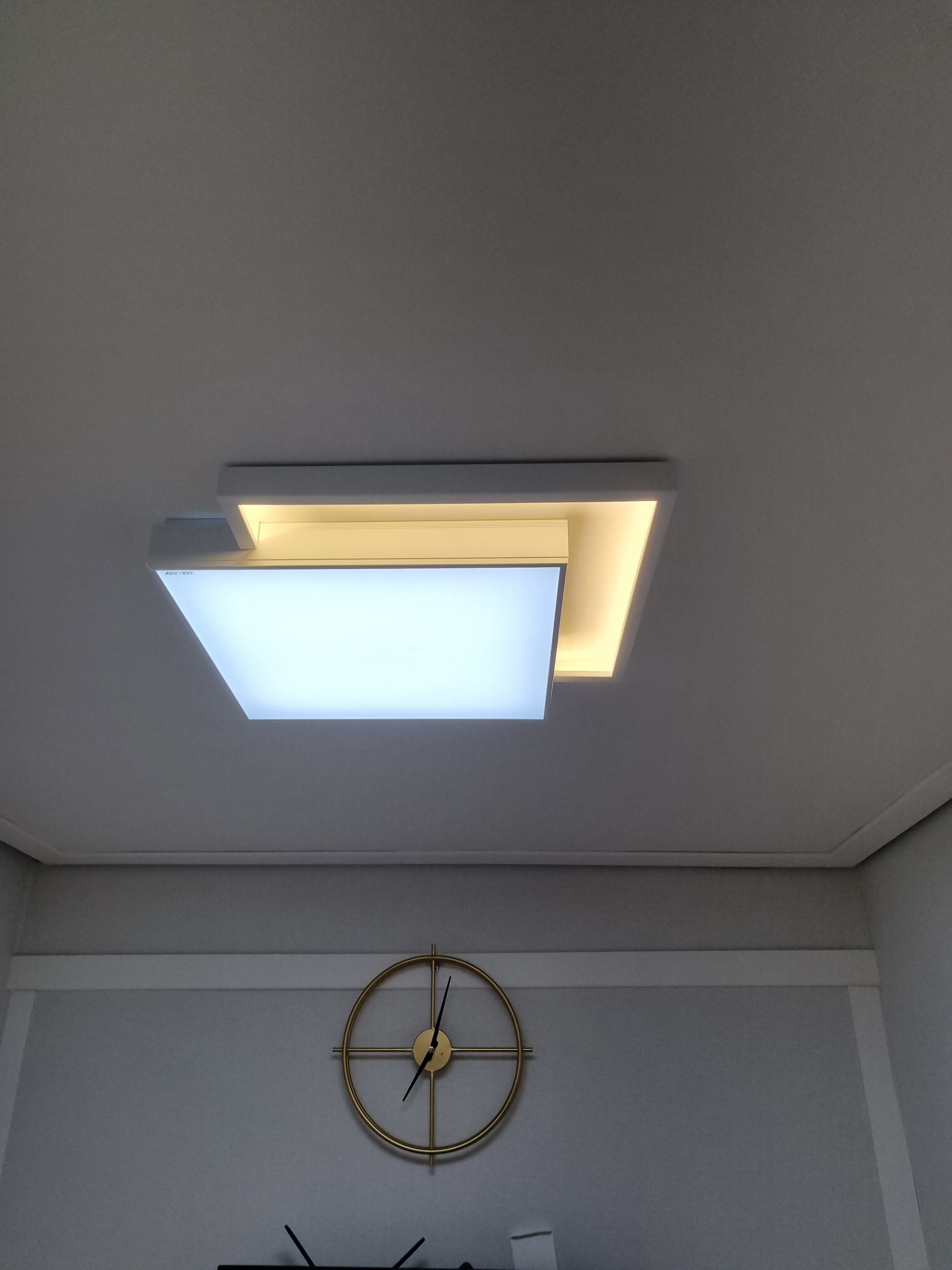 일출조명 대표 이미지