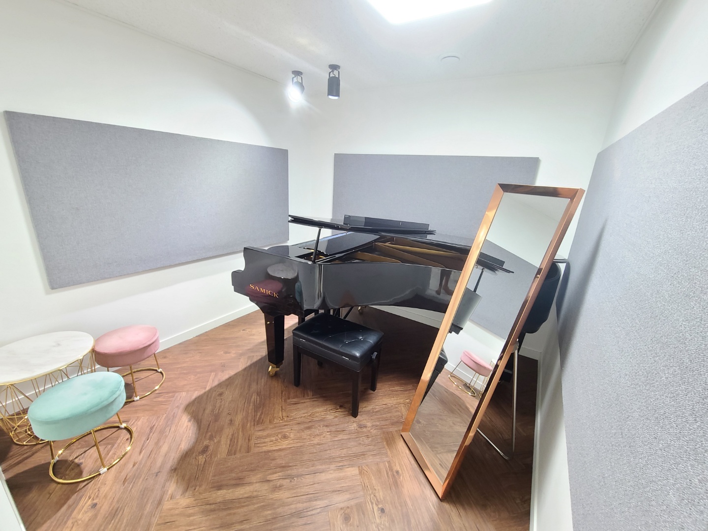 2번째 스튜디오 사진