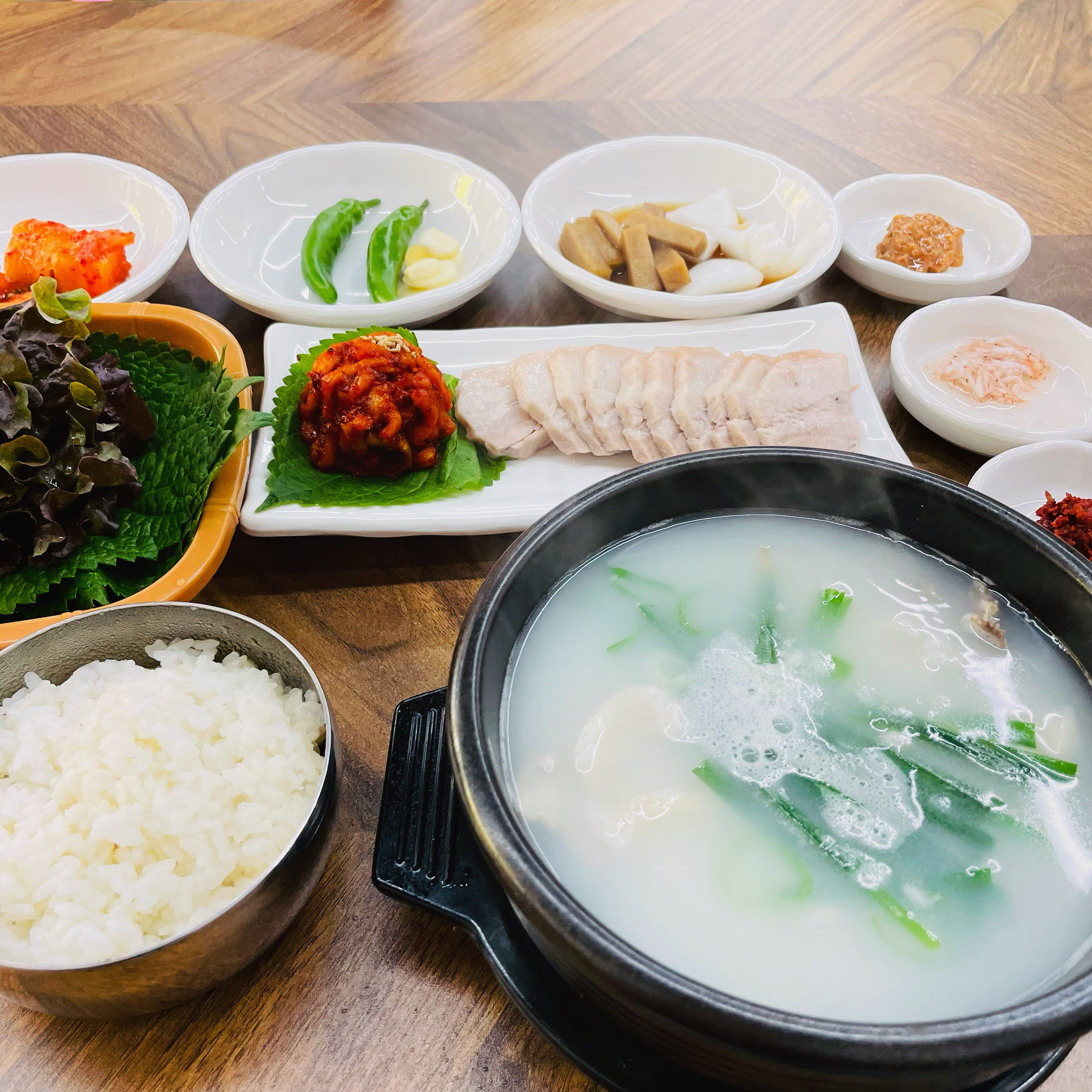 울엄마돼지국밥