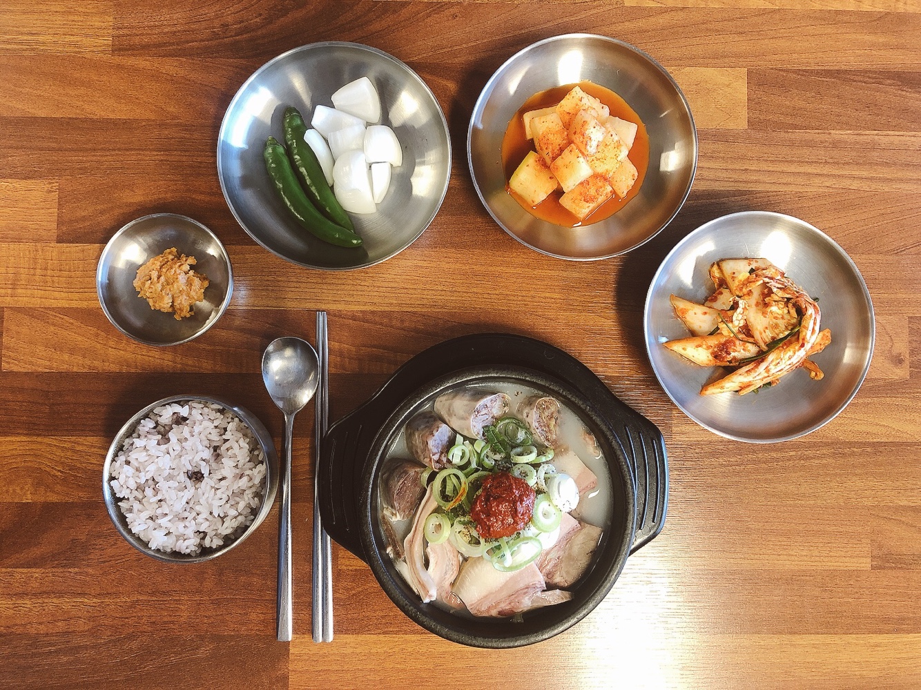 심돈순대국 내부 또는 관련 모습
