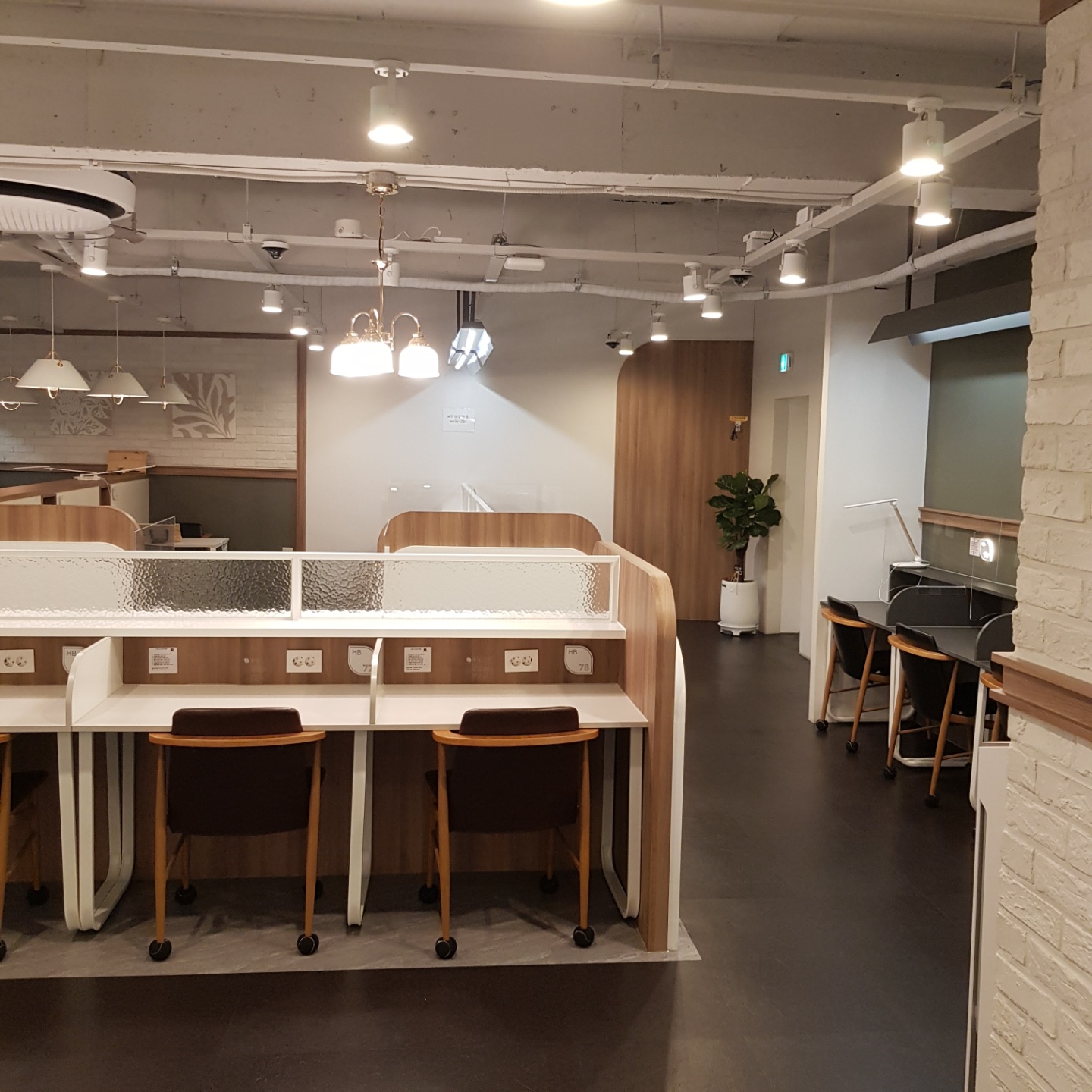 화이트펜슬스터디카페 주례점 대표이미지