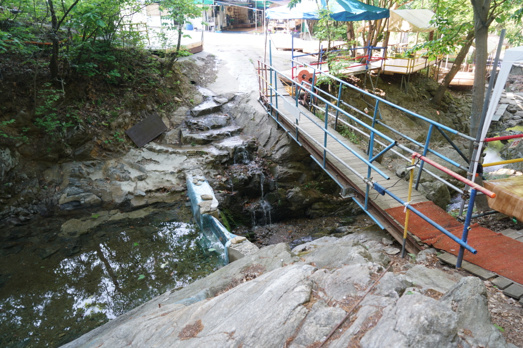 숲속산장