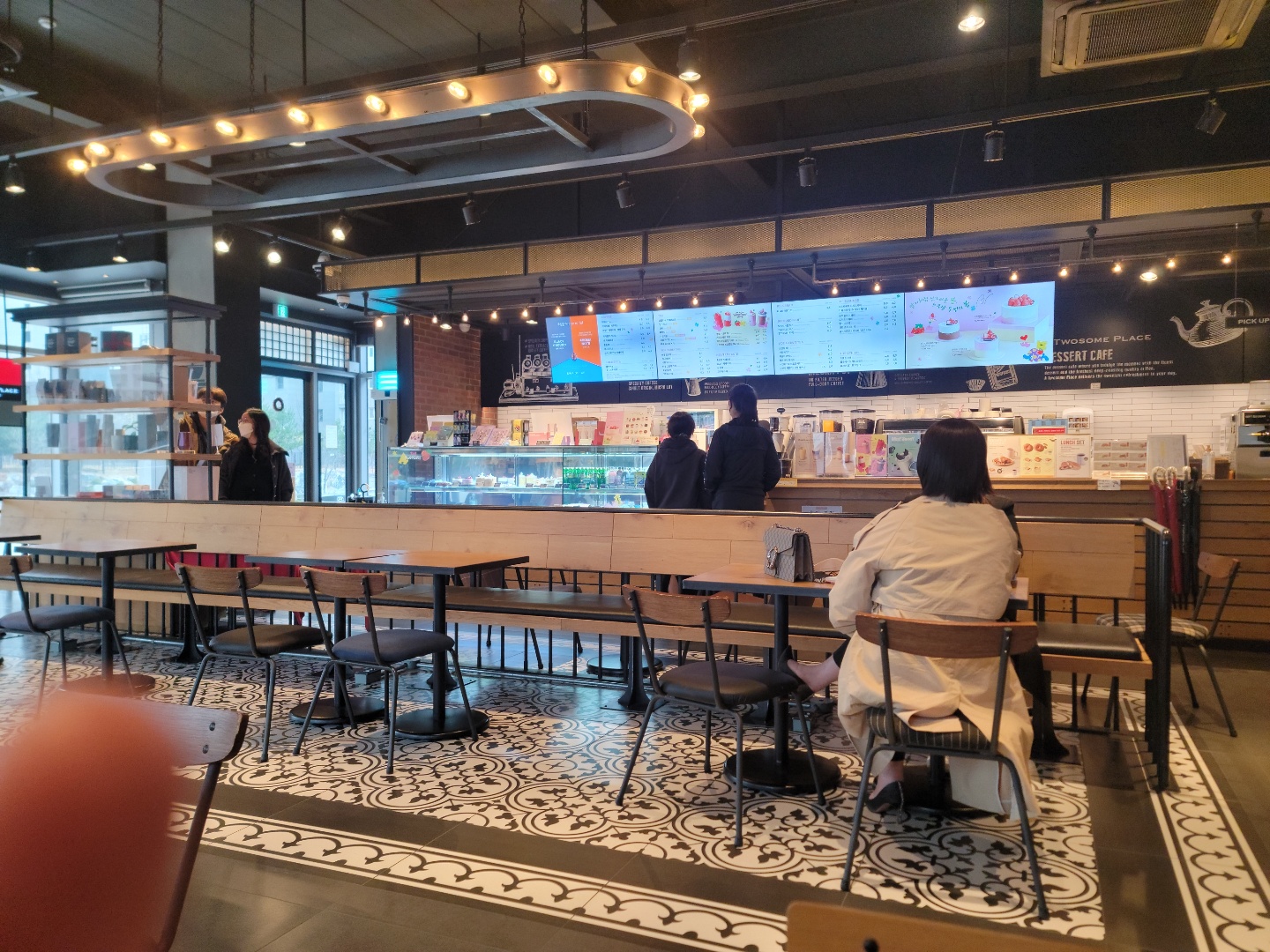 투썸플레이스 천안신불당SK점