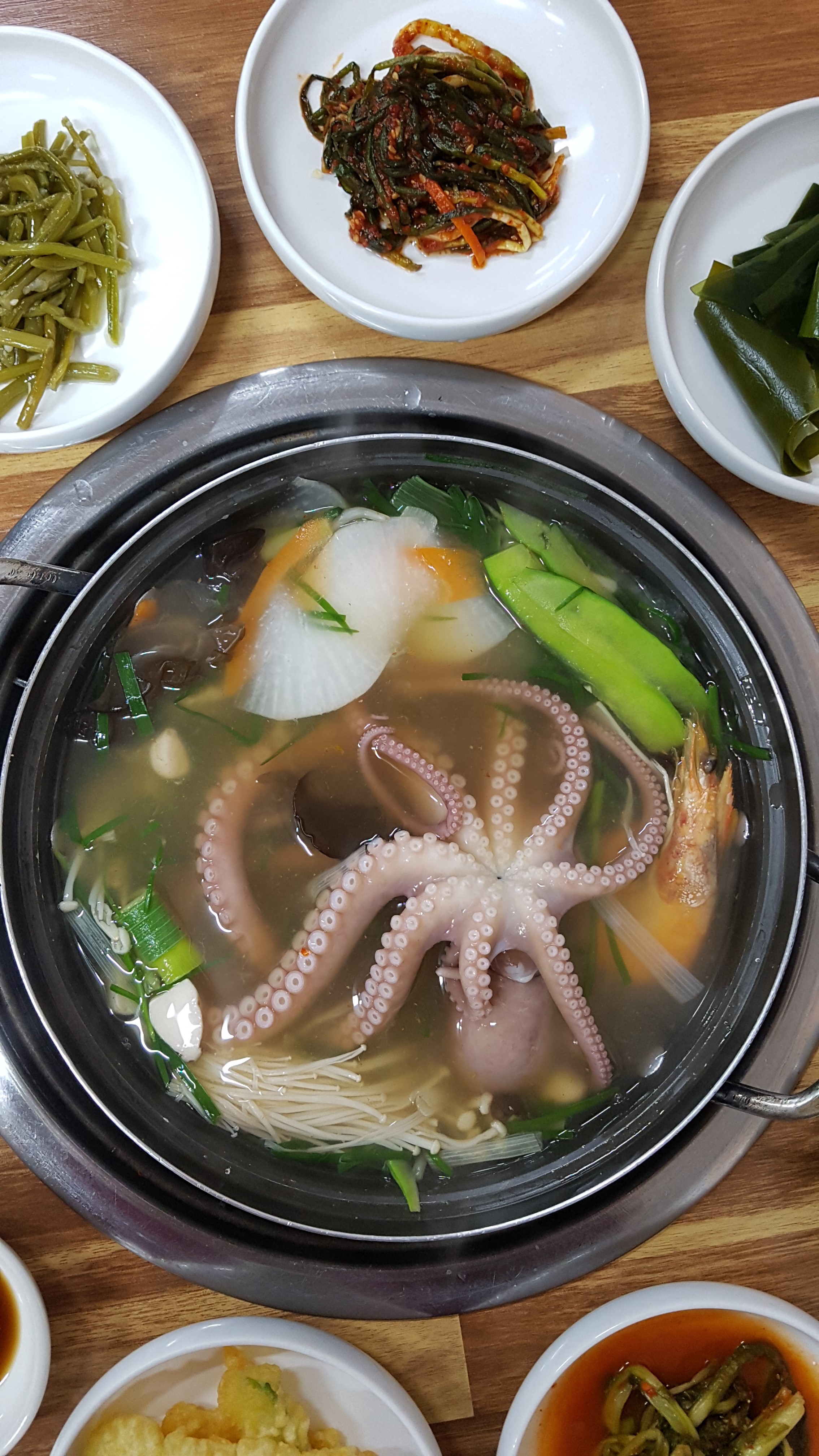 깔꾸리식당 용궁 해물뚝배기