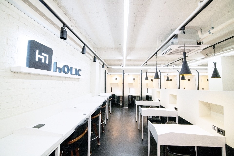 홀릭스터디카페 창원반송라운지