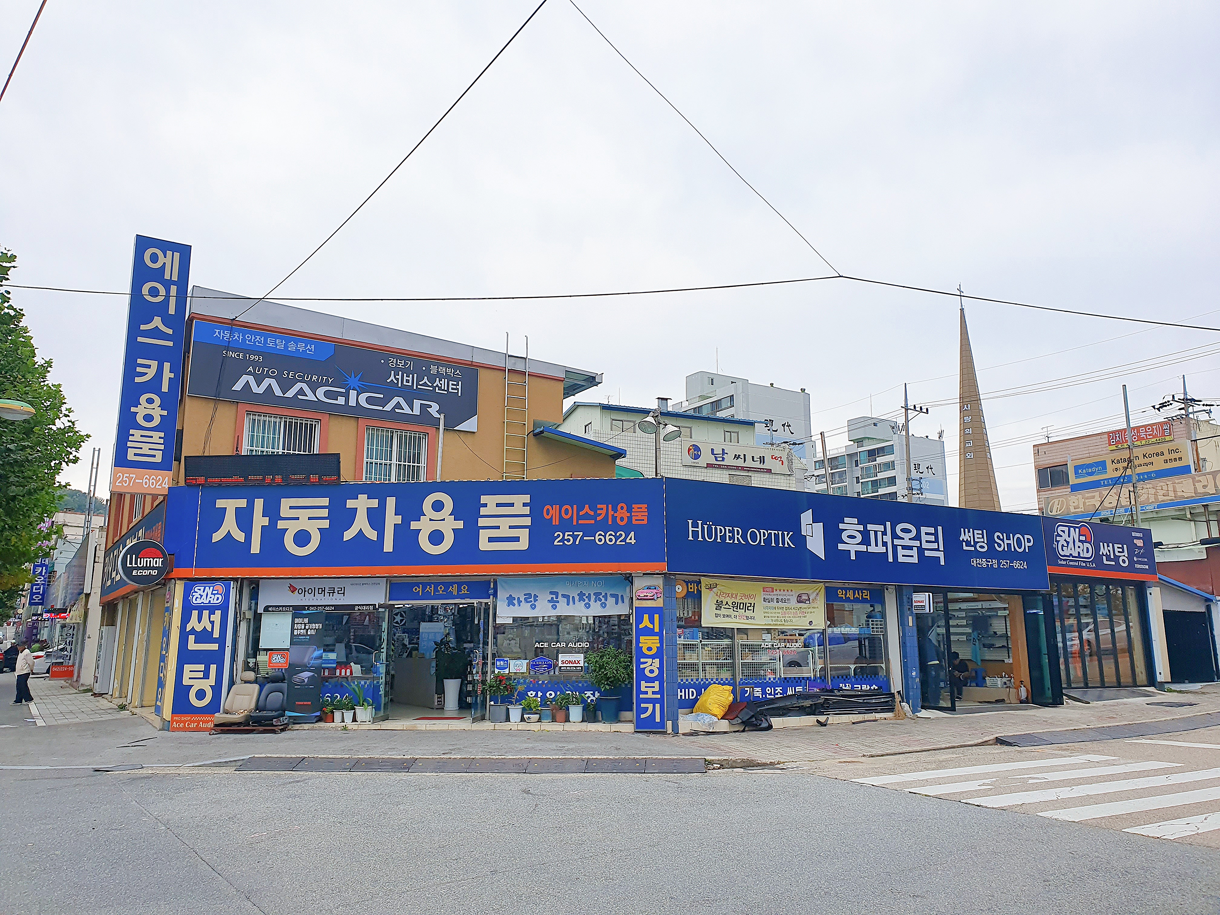 에이스카프라자