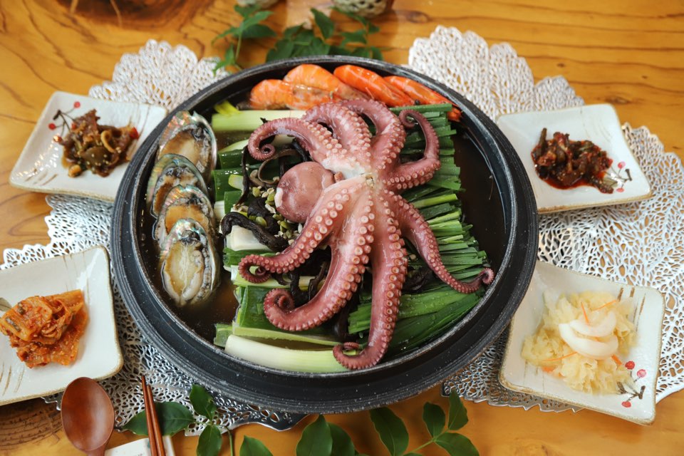 산수정 능이버섯백숙