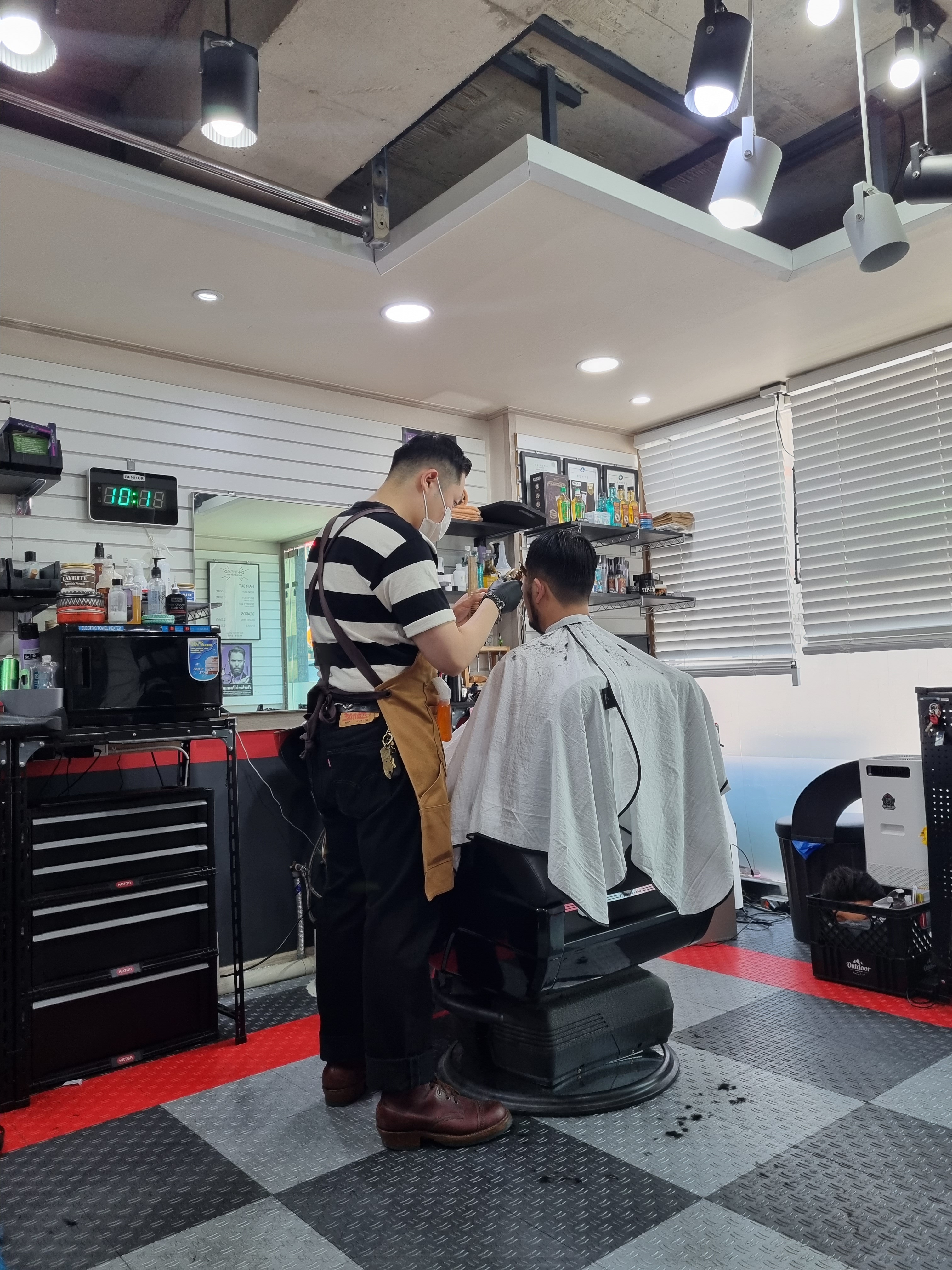 온더고바버샵