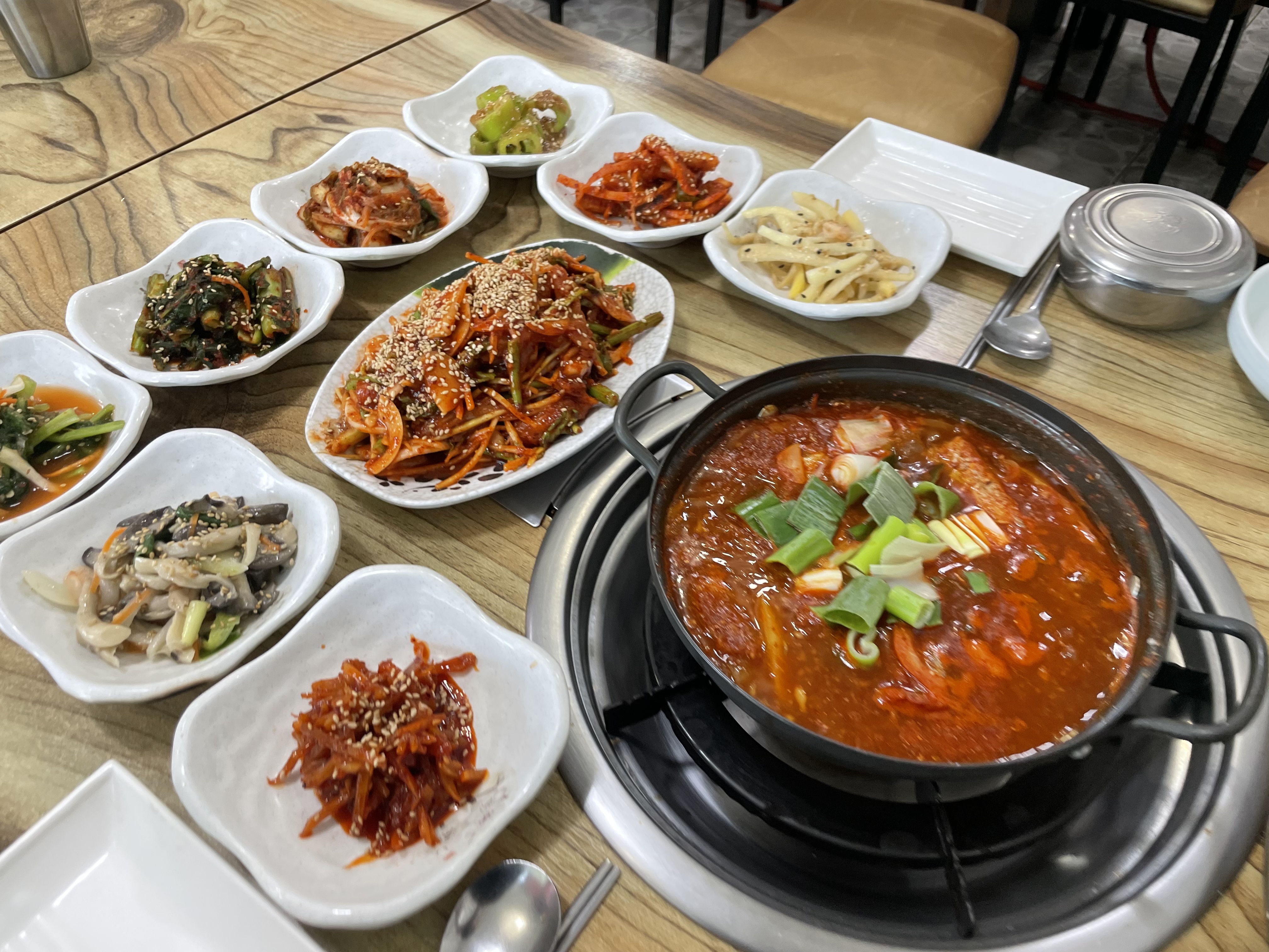 팔남매식당