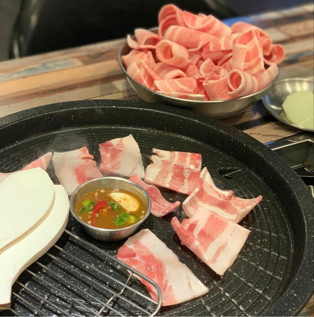 돼한민국 백천동