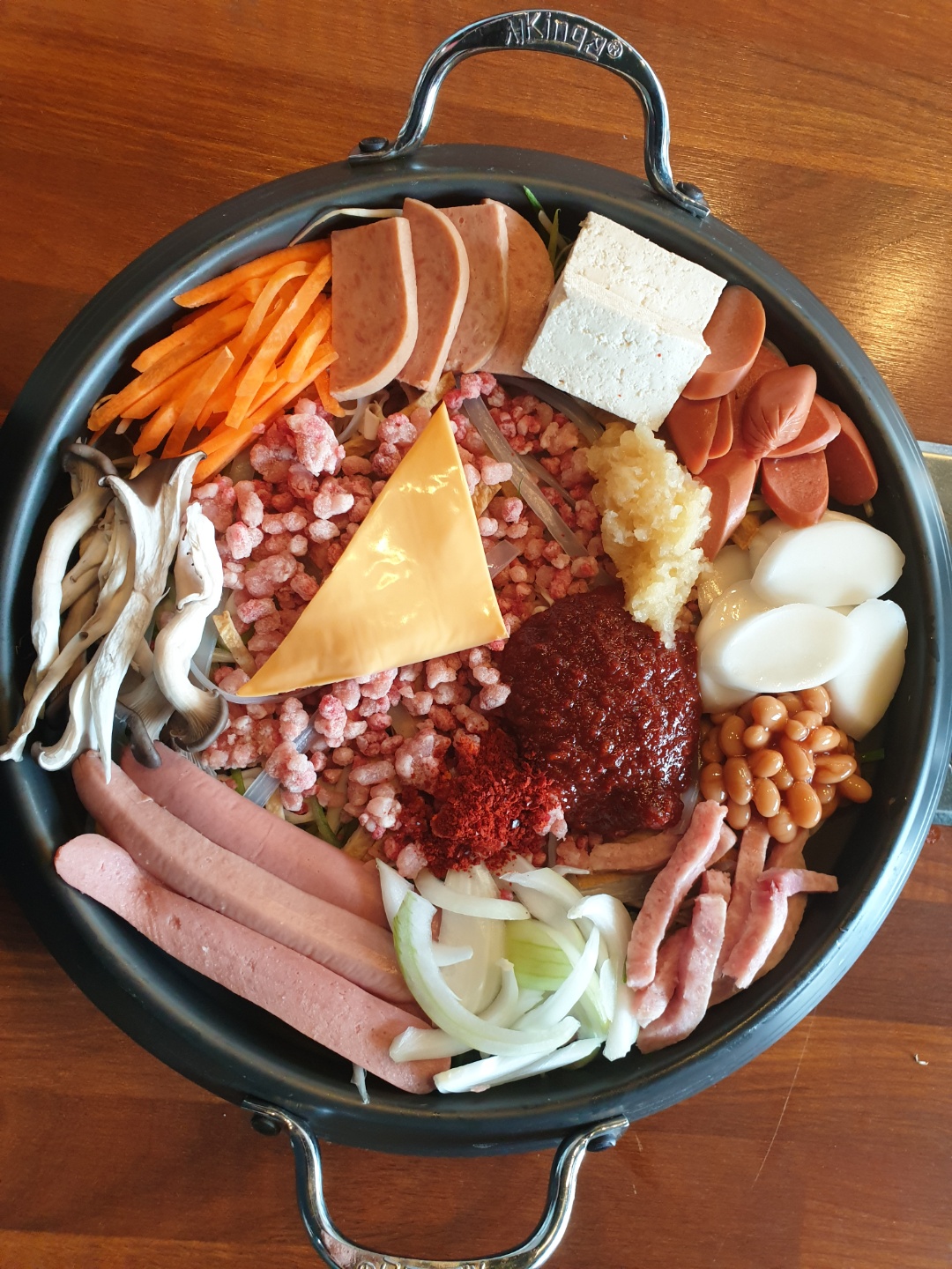 부찌녀부대찌개