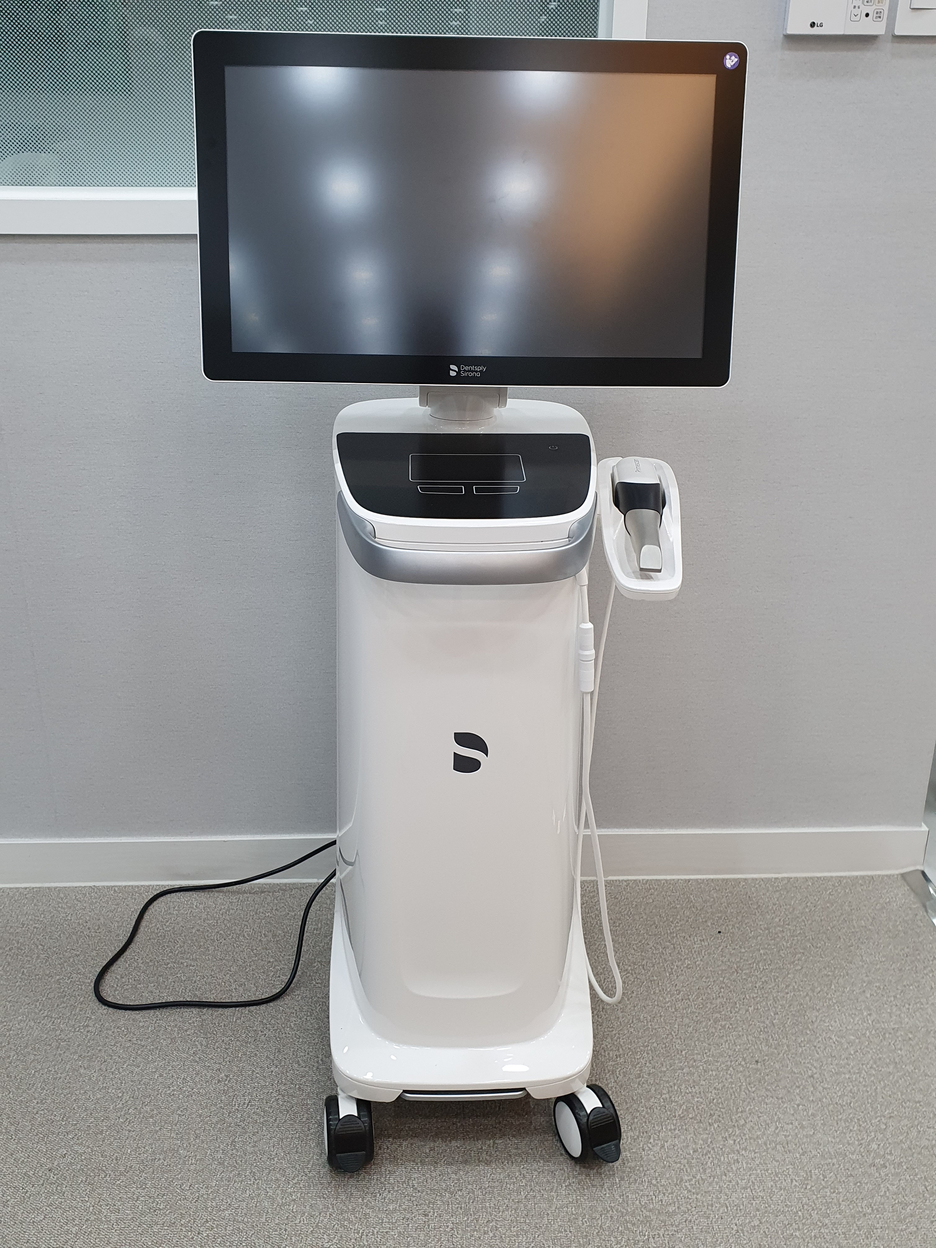 금남플란트치과의원 대표 이미지