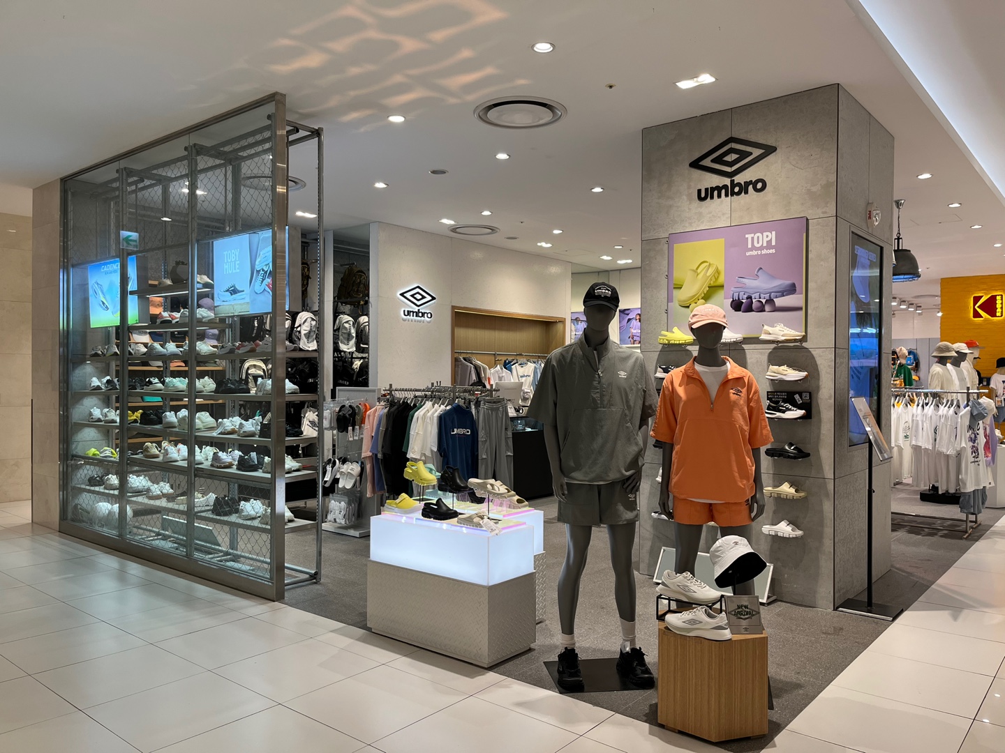 엄브로 롯데백화점평촌점