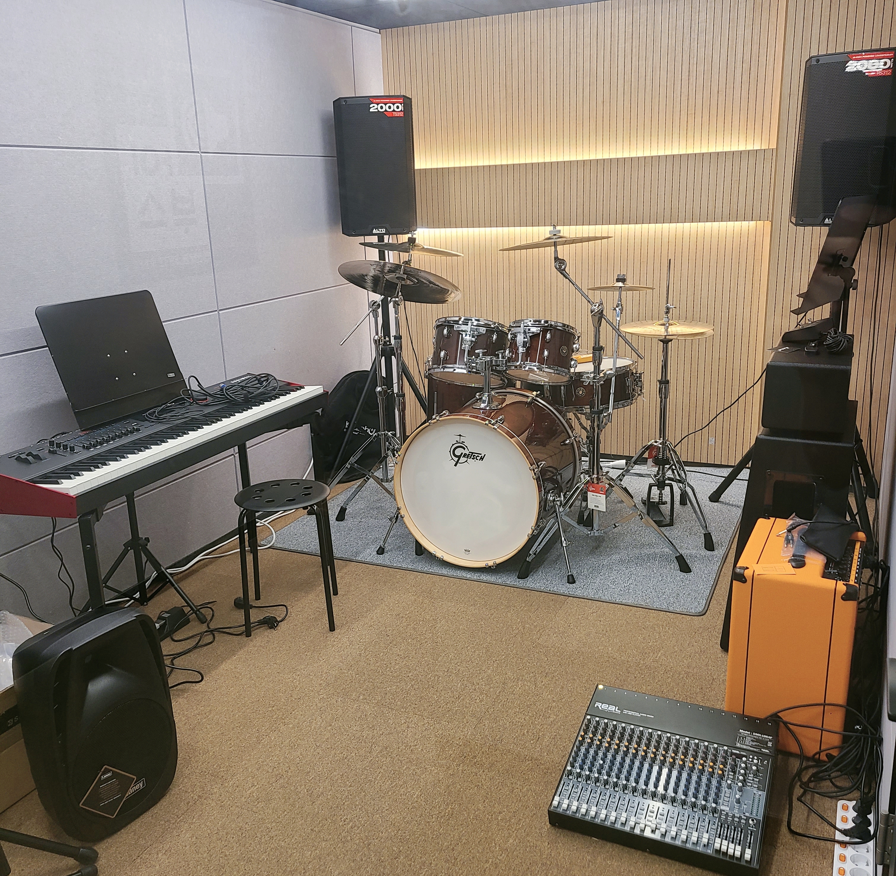 2번째 스튜디오 사진