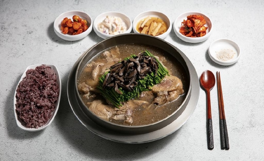 능이버섯 오리백숙 (한마리)