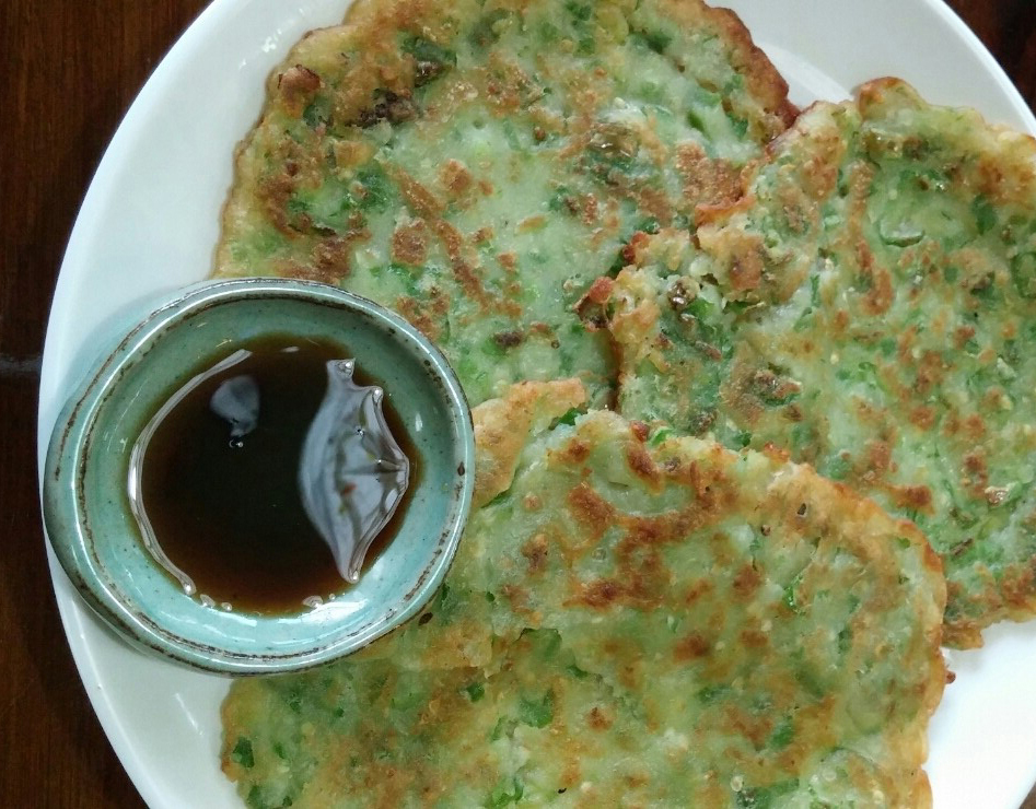 향어회식당 꽃담