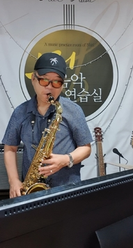 4번째 스튜디오 사진