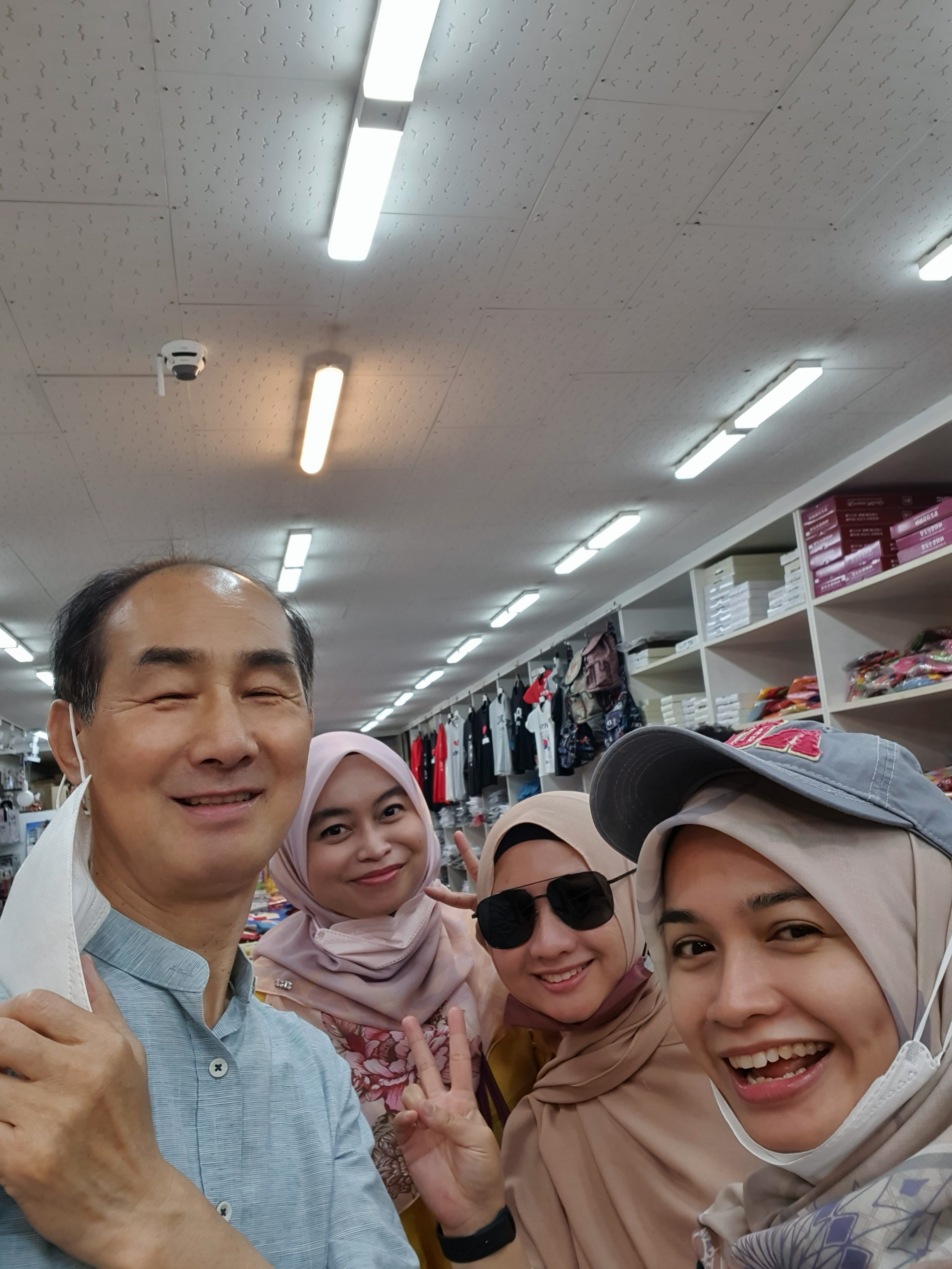 삼진사