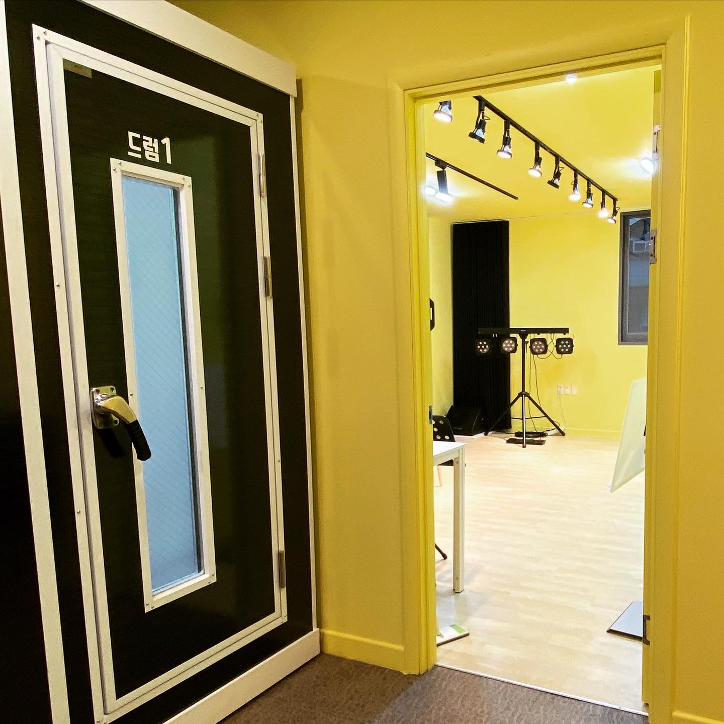 1번째 스튜디오 사진