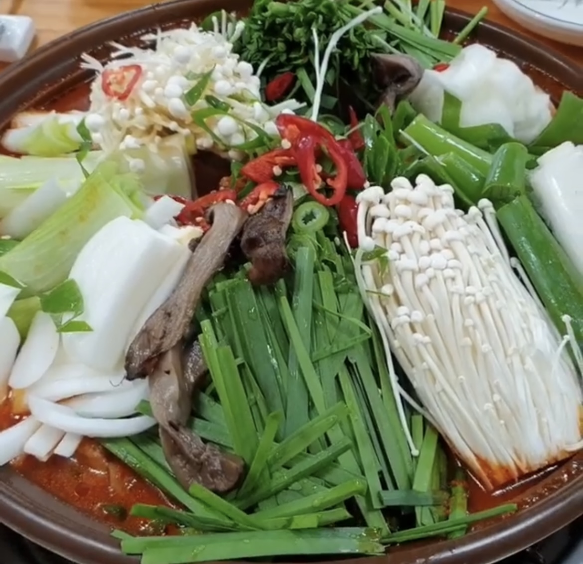 하루방 한방능이백숙