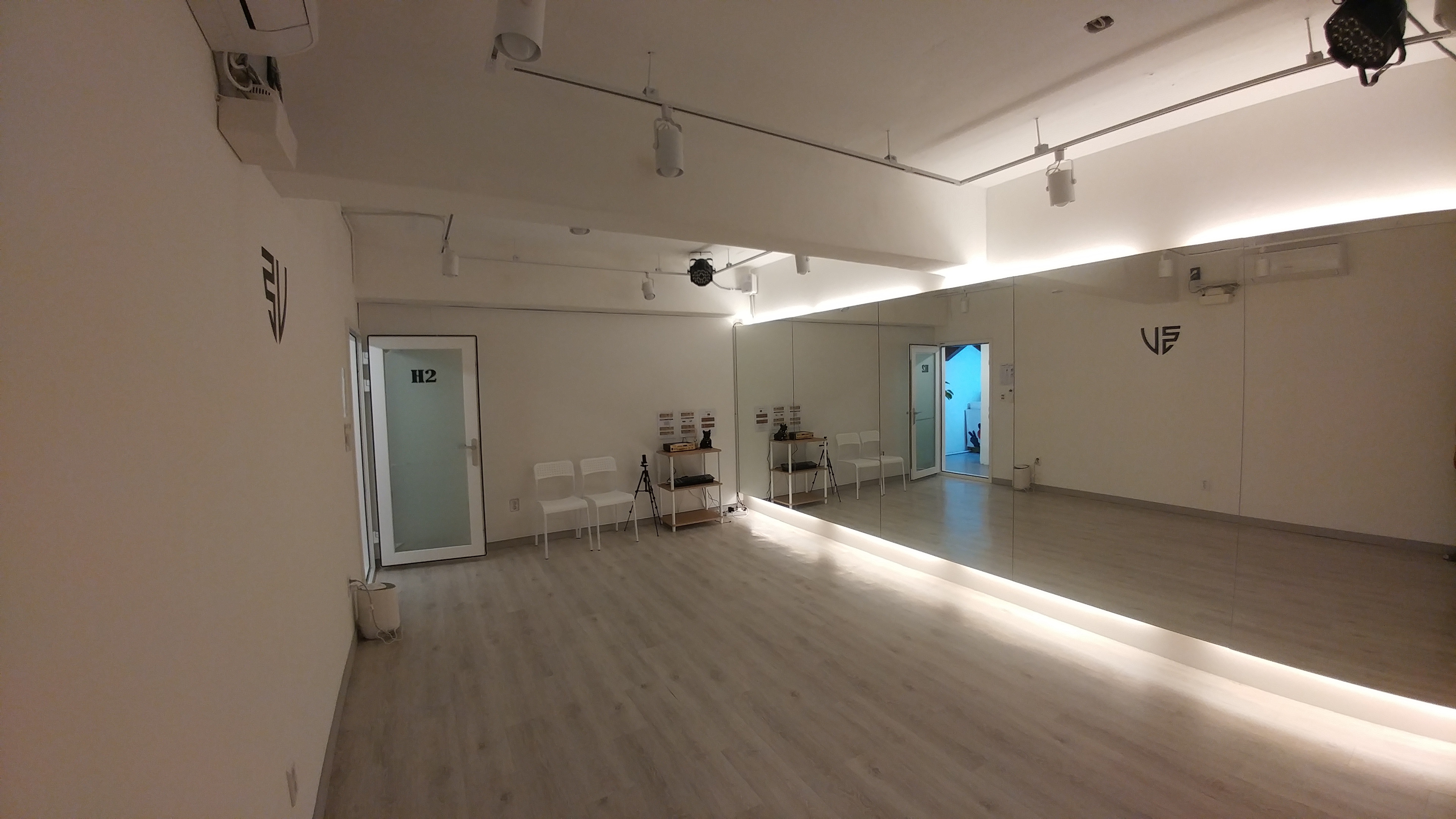 1번째 스튜디오 사진