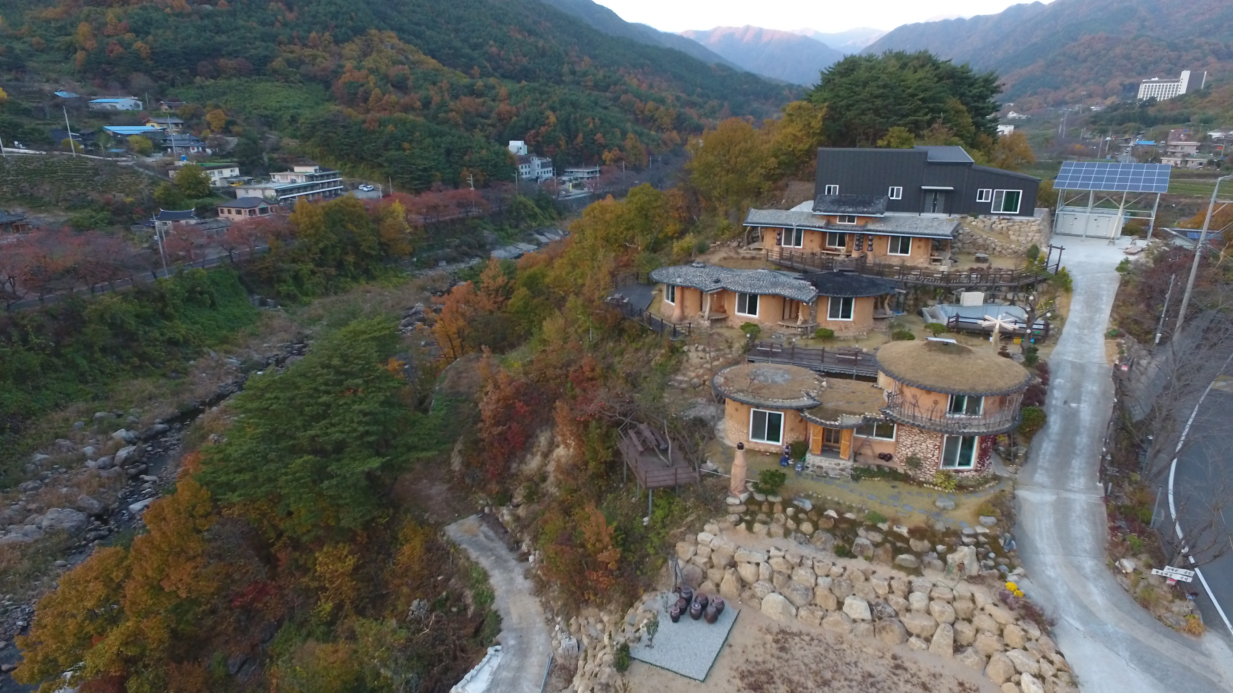 지리흙집황토마을펜션