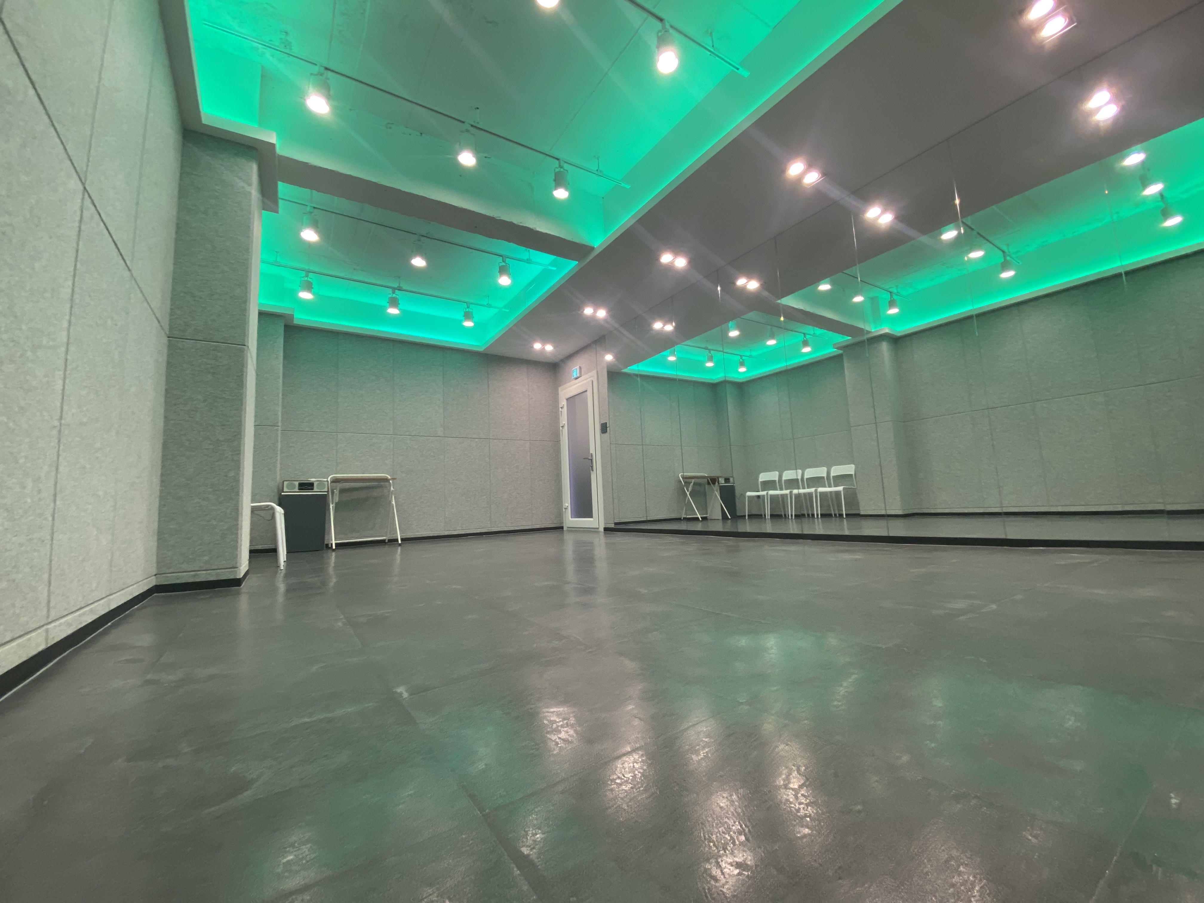 1번째 스튜디오 사진