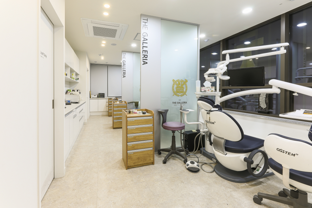 더갤러리아치과의원 수원역 대표 이미지