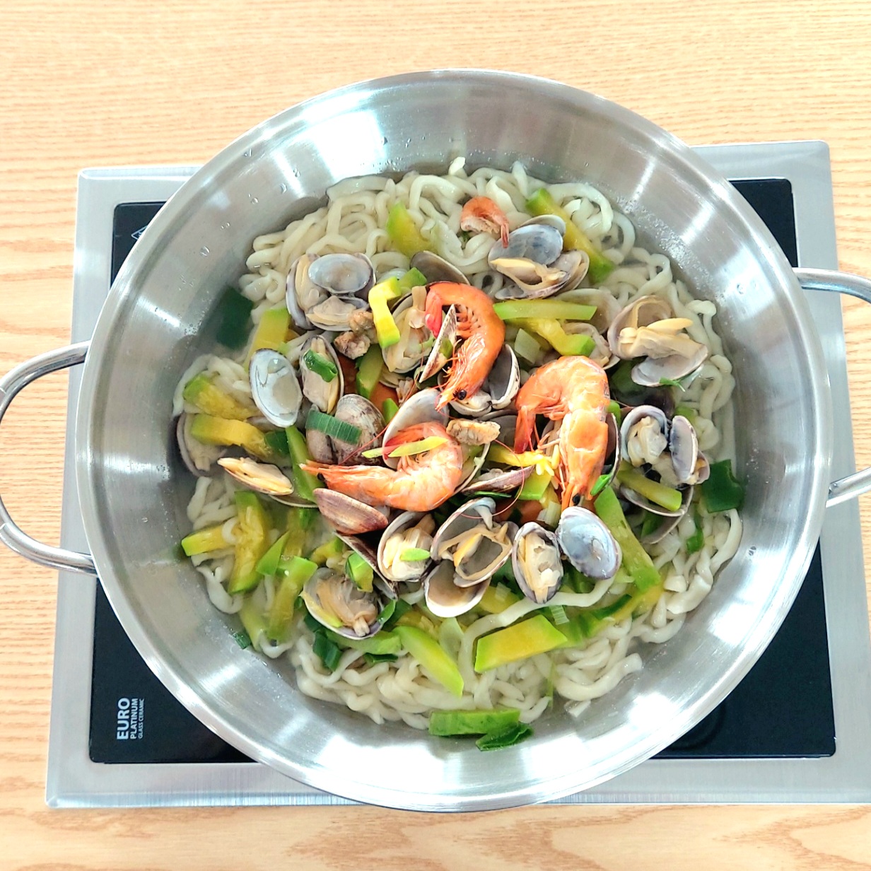뜰안 칼국수 열무보리밥