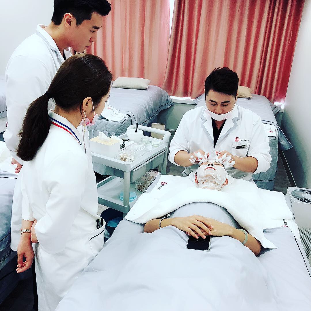 피부관리 해주는 남자 photo 2