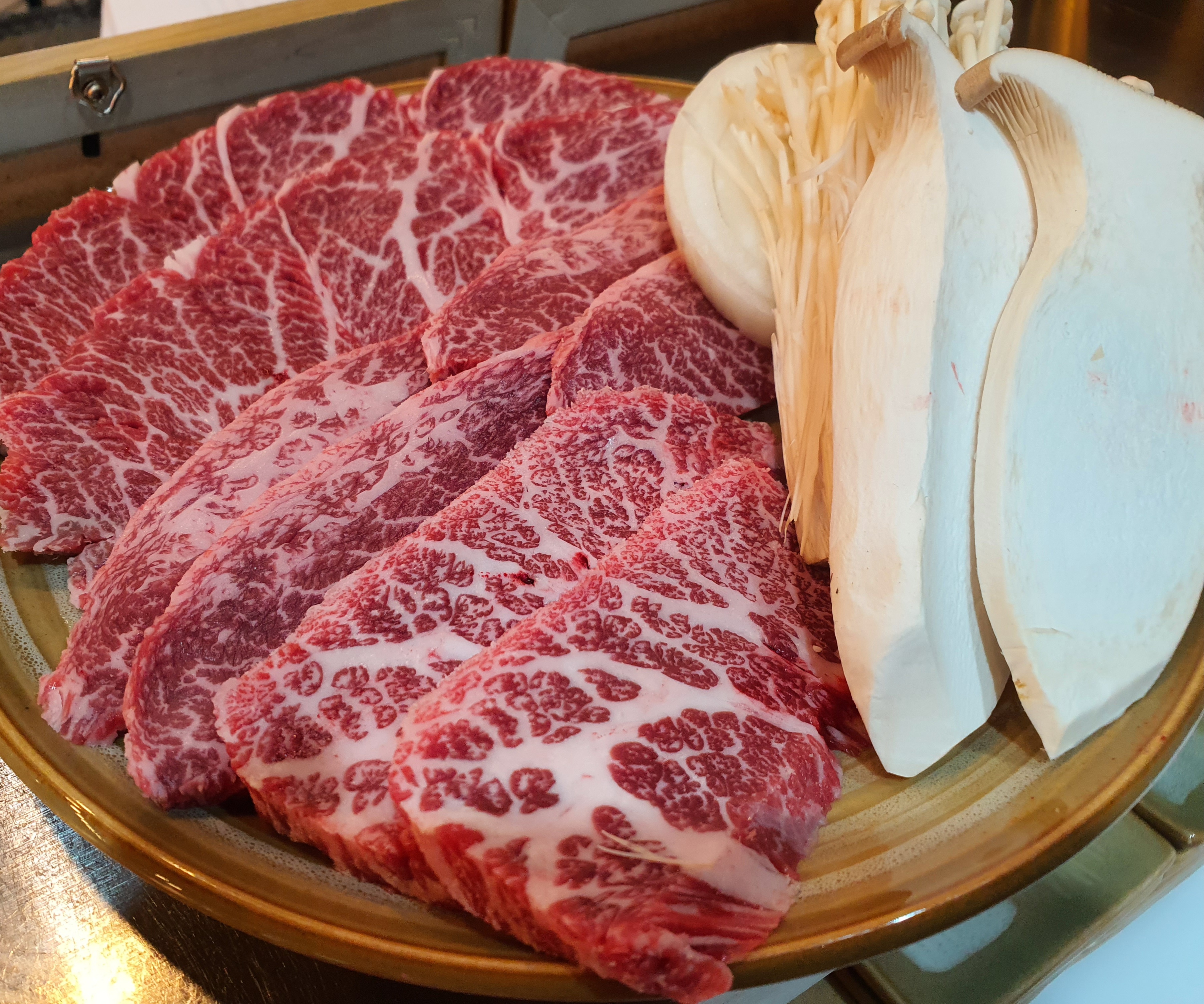 길섶한우 천안점