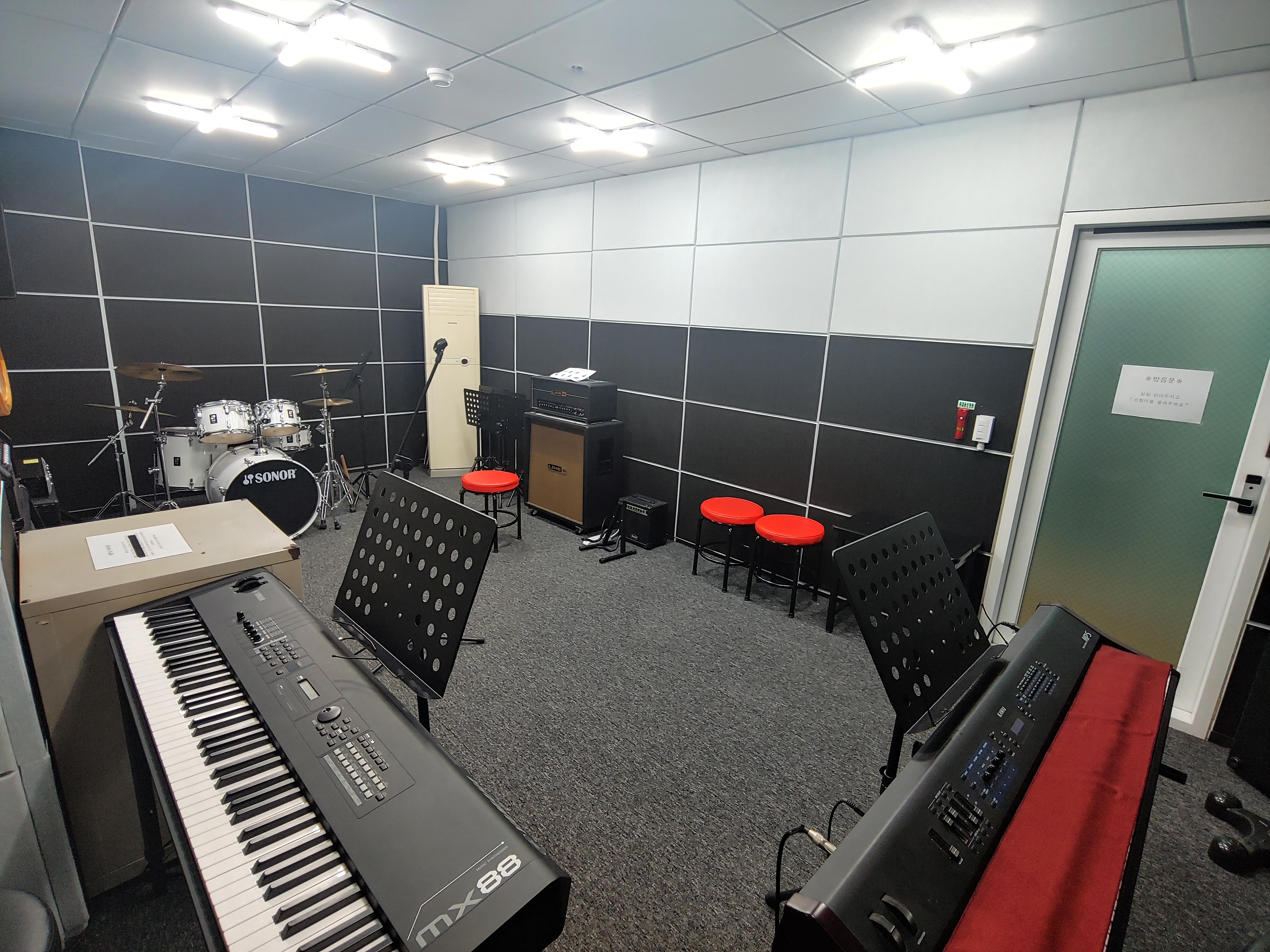 1번째 스튜디오 사진