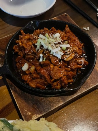 욕쟁이 할매닭발 와우점